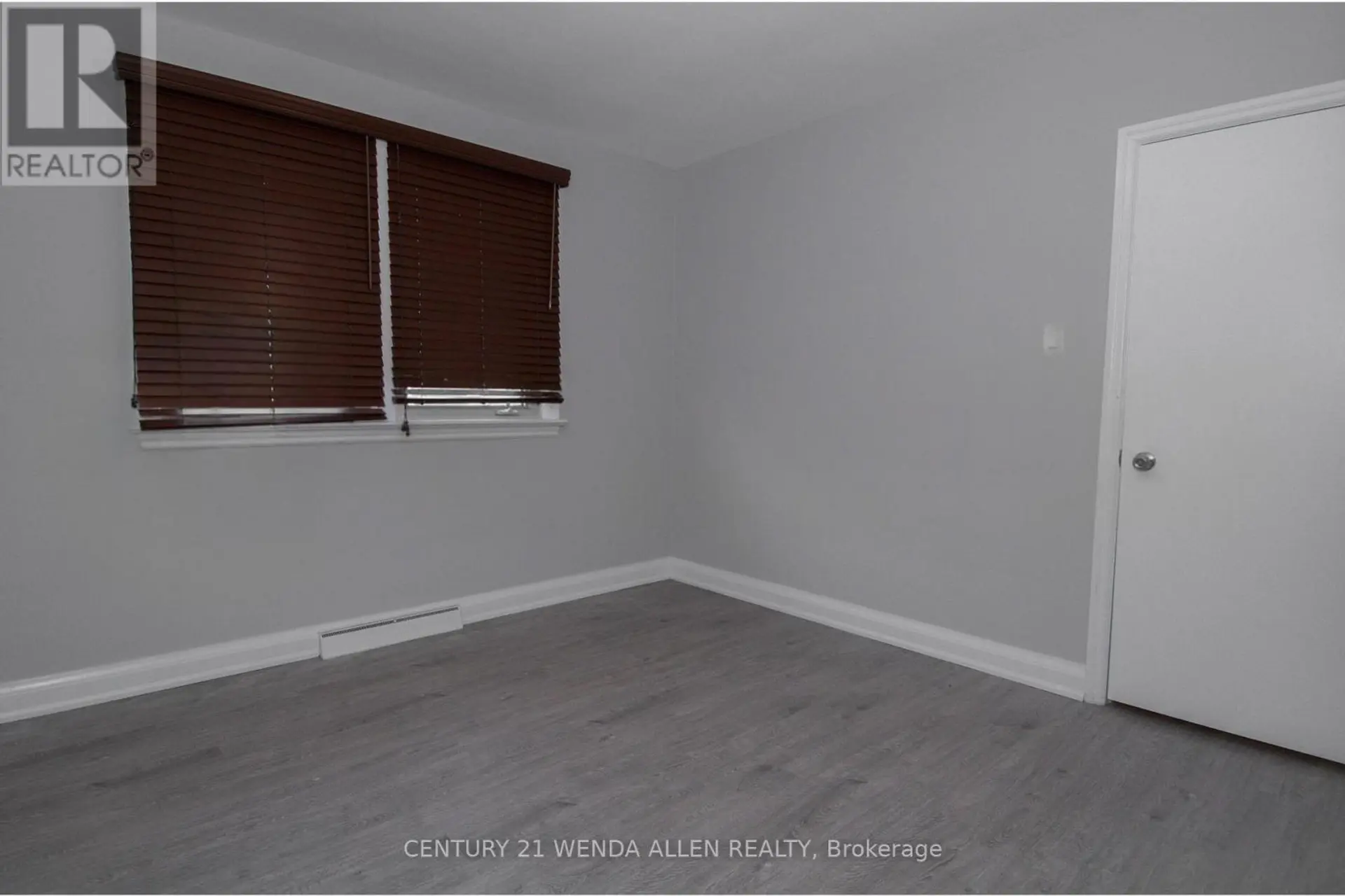 607 MARY STREET W - Image 12