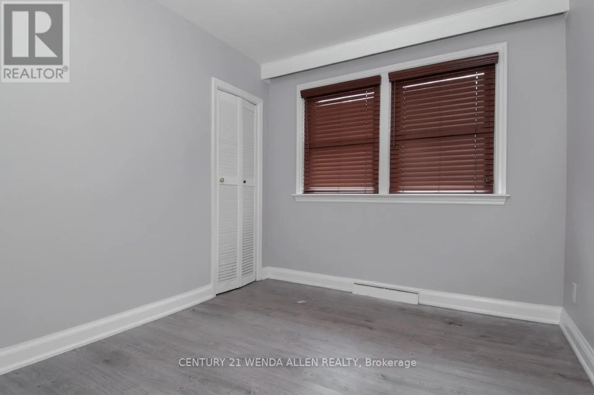 607 MARY STREET W - Image 13