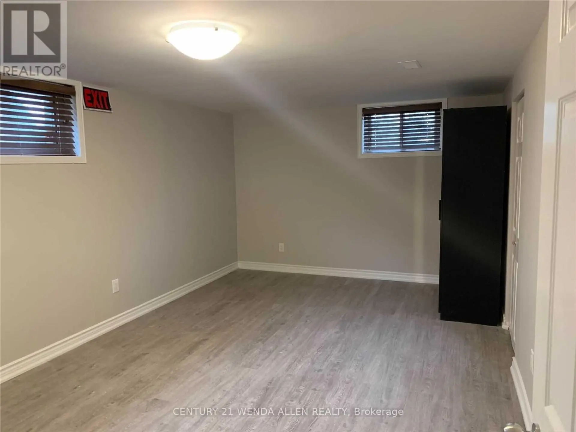 607 MARY STREET W - Image 18