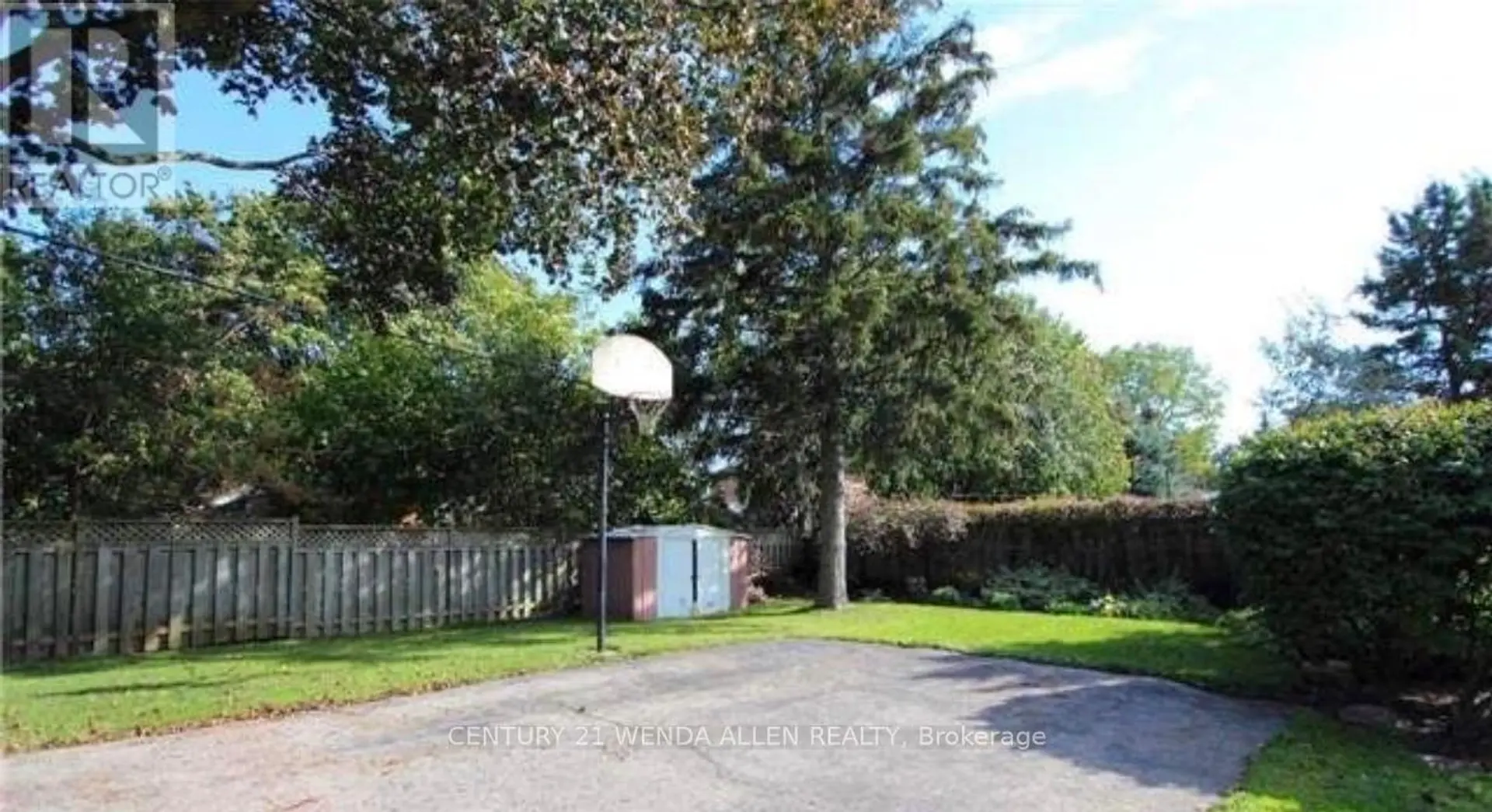 607 MARY STREET W - Image 3