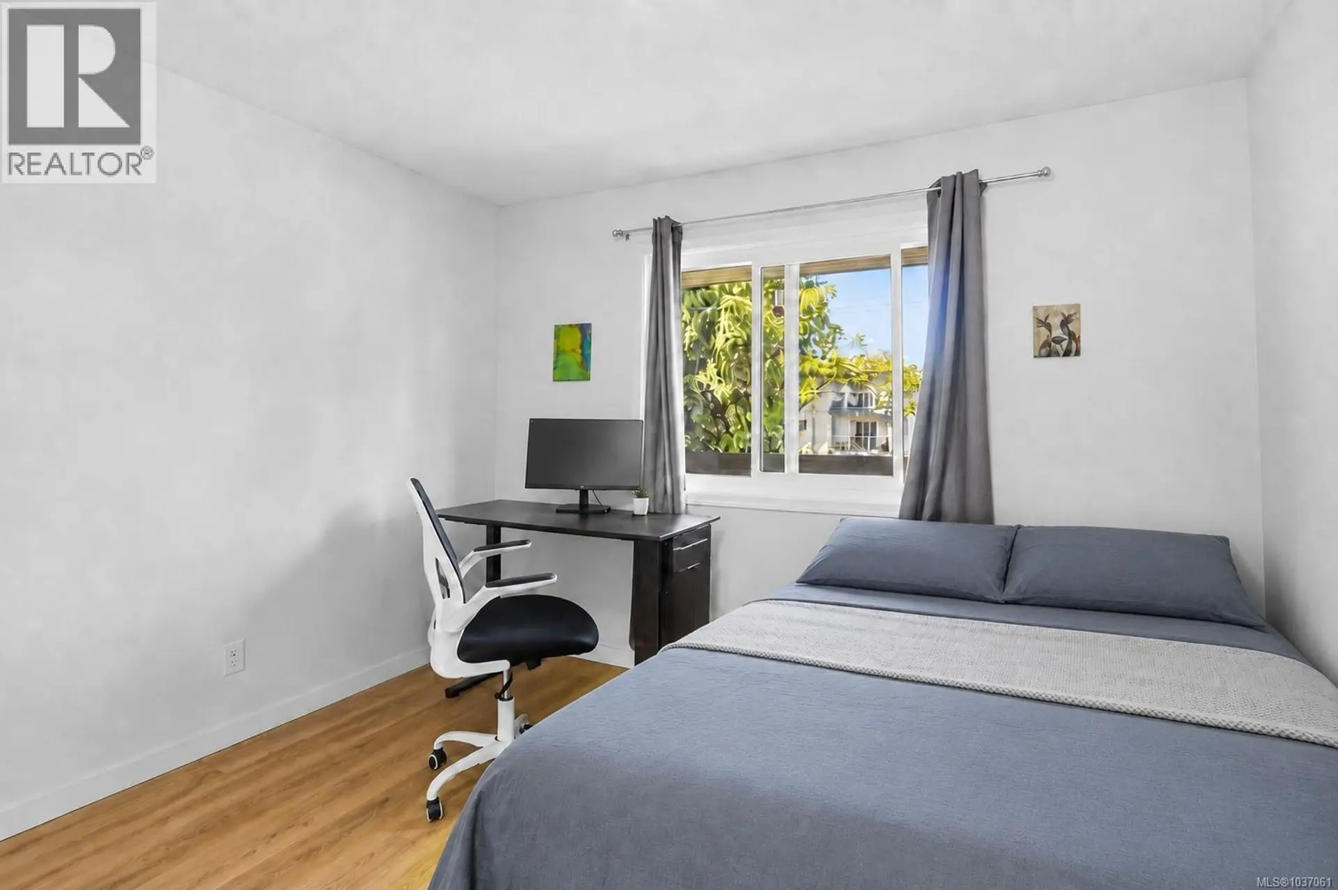 #314 3235 Quadra St - Image 10