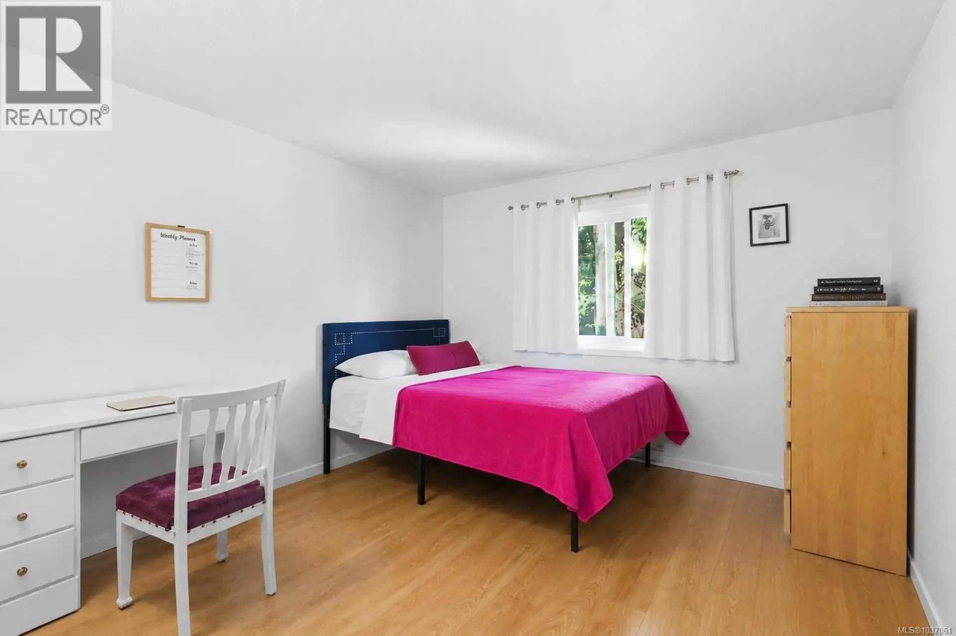 #314 3235 Quadra St - Image 9