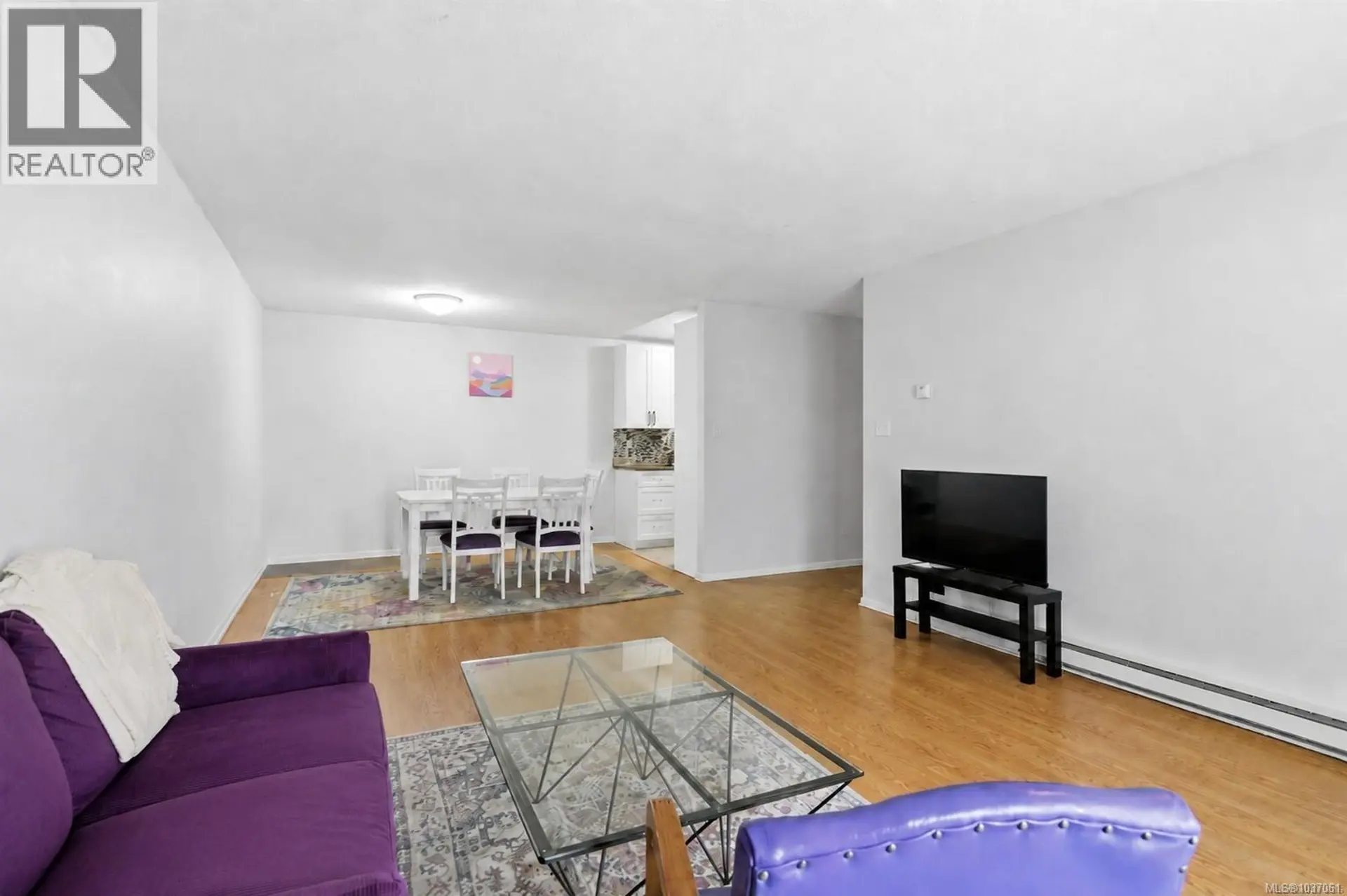 #314 3235 Quadra St - Image 8