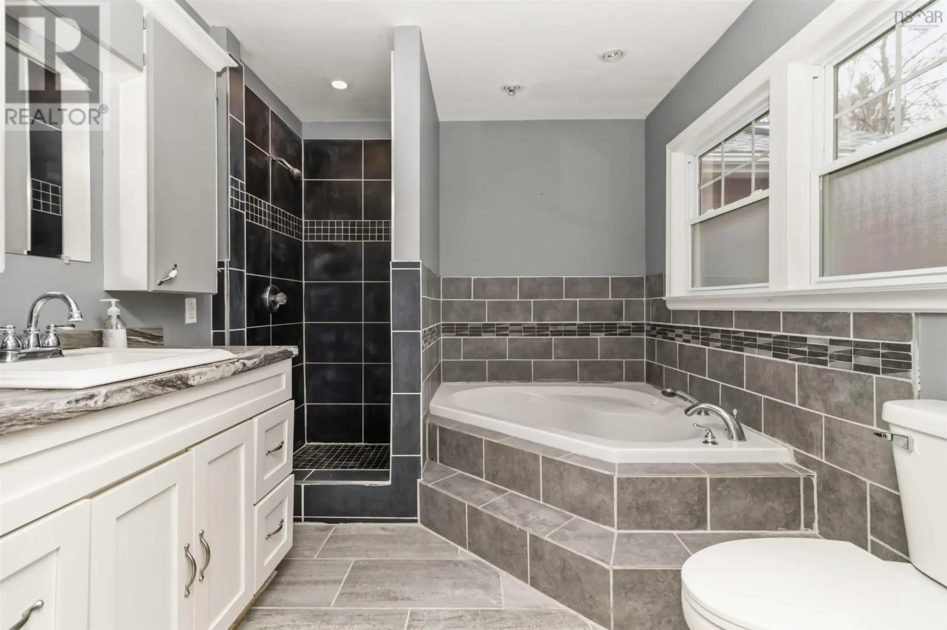 91 Meadowbrook Drive - Image 11
