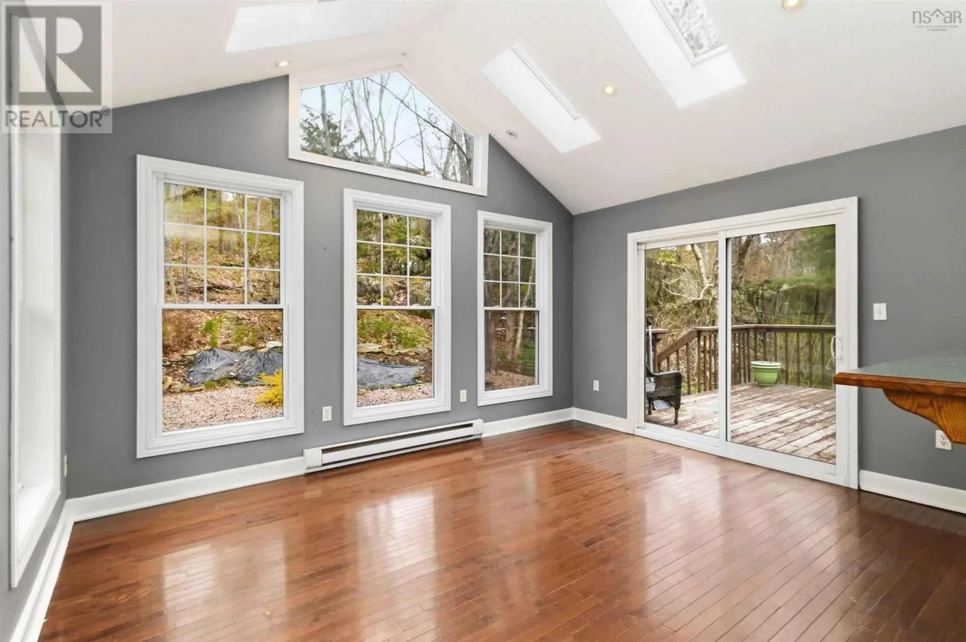 91 Meadowbrook Drive - Image 4