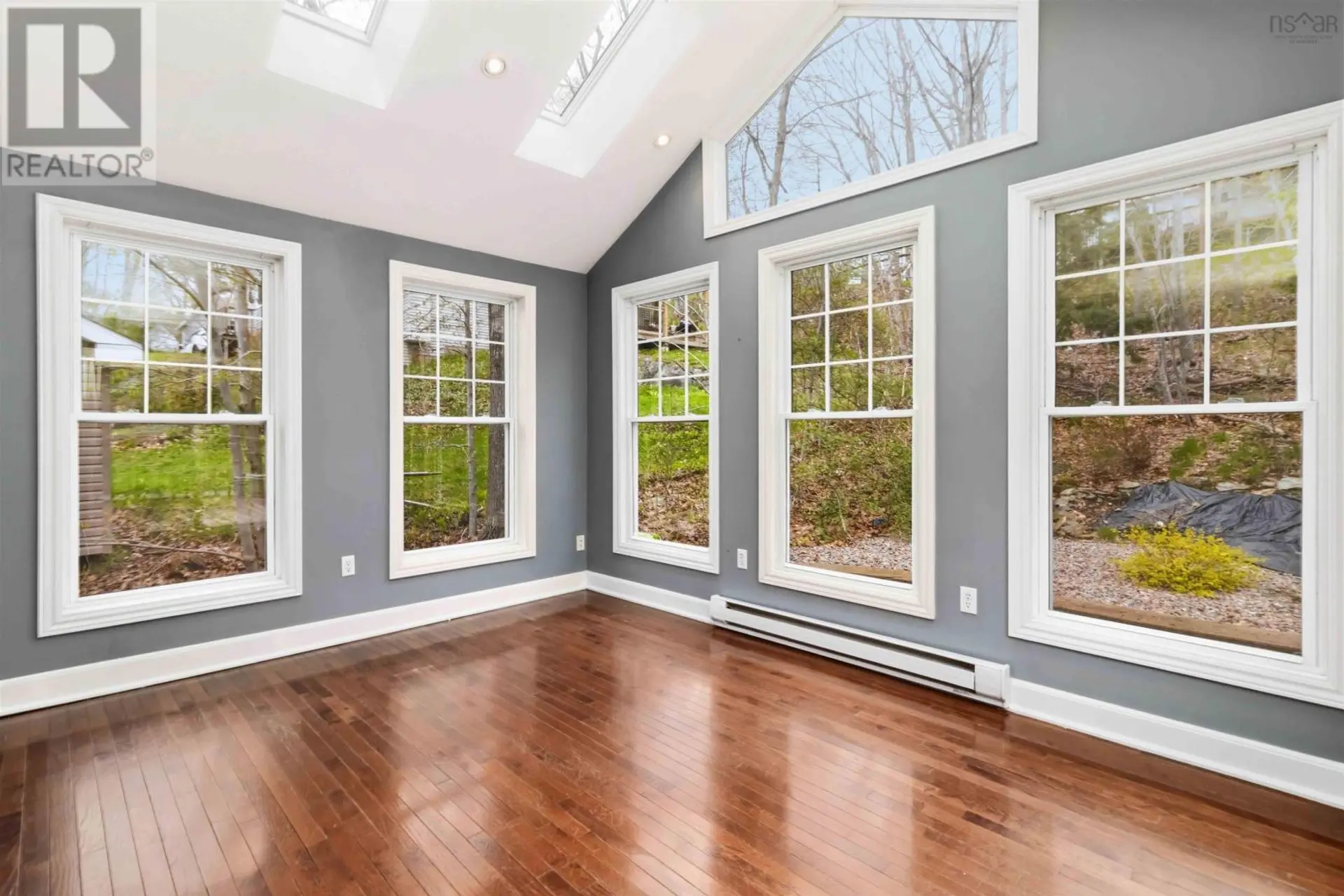 91 Meadowbrook Drive - Image 3