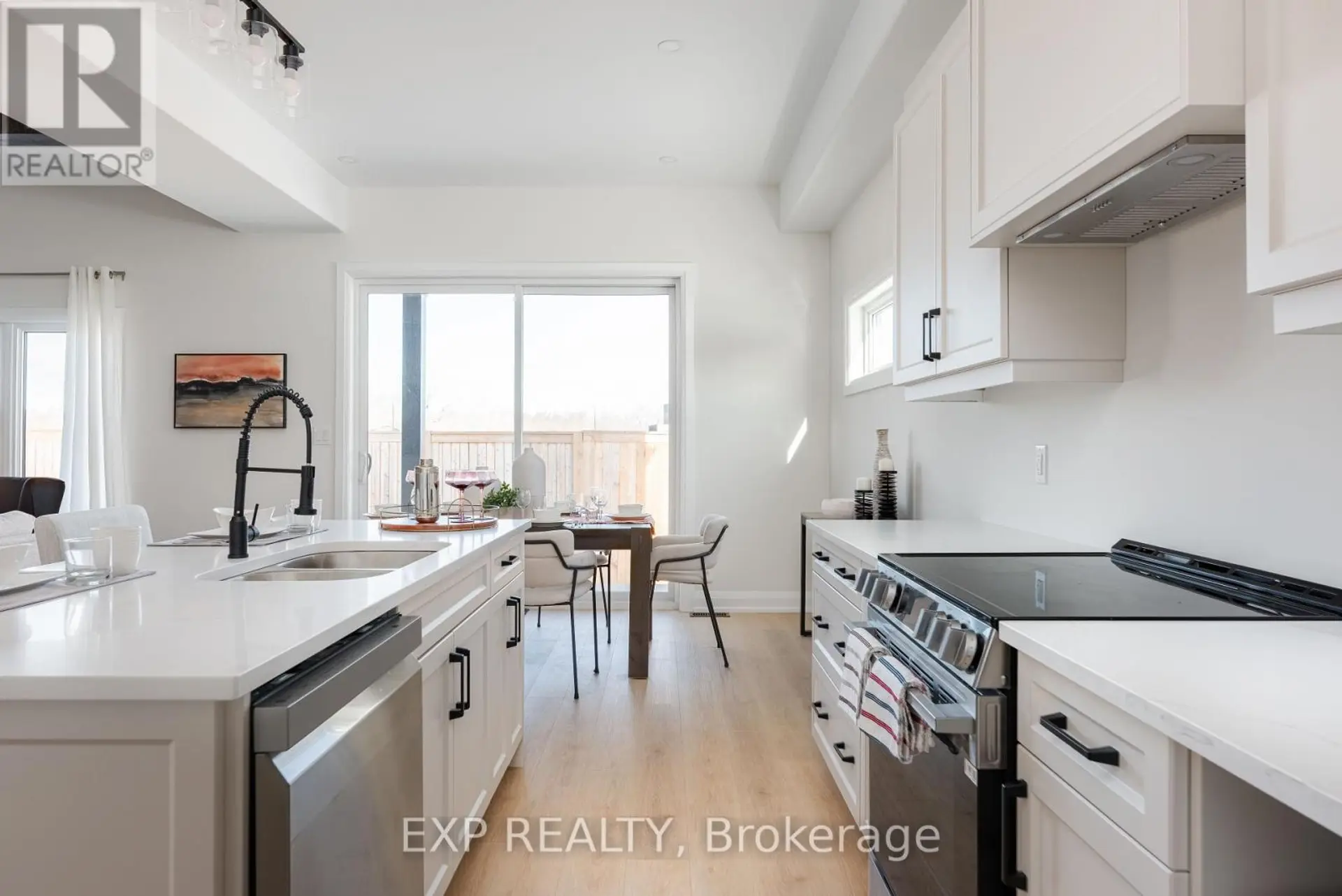 6152 CURLIN CRESCENT - Image 3
