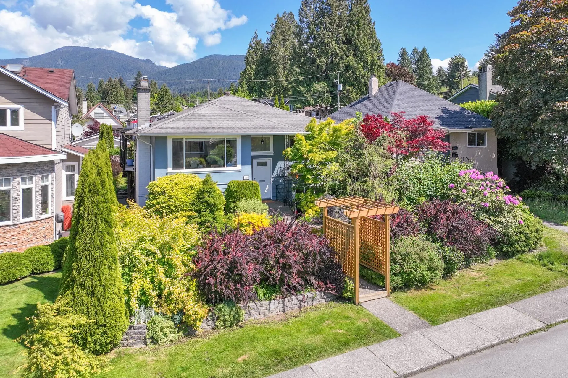 Property at 316 W 21st Street, North Vancouver, BC