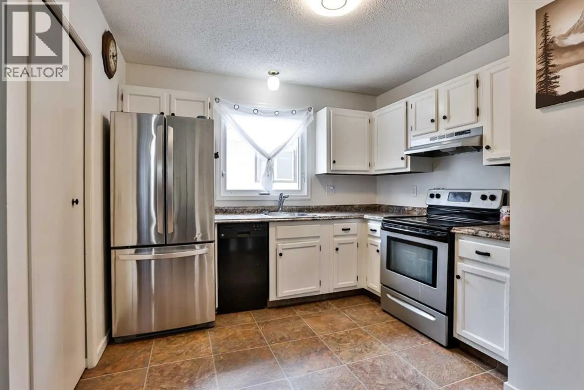 65 Princeton Crescent W - Image 8