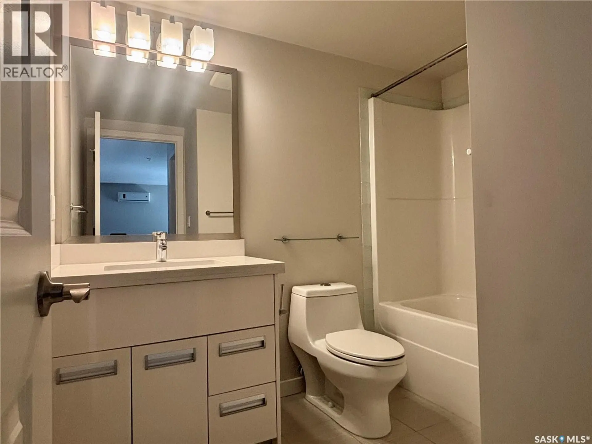 #117 211 LEDINGHAM STREET - Image 6