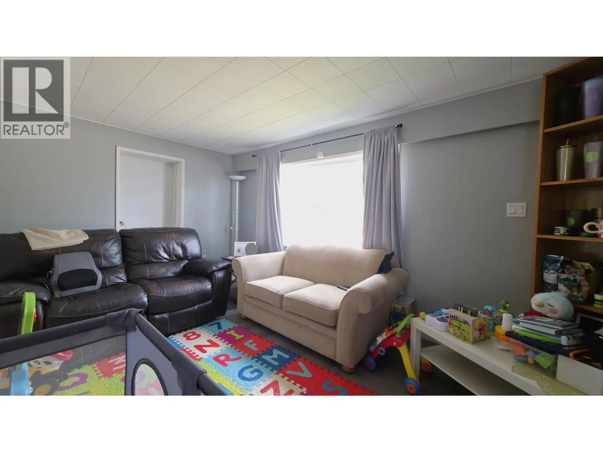1047 CARNEY STREET - Image 2