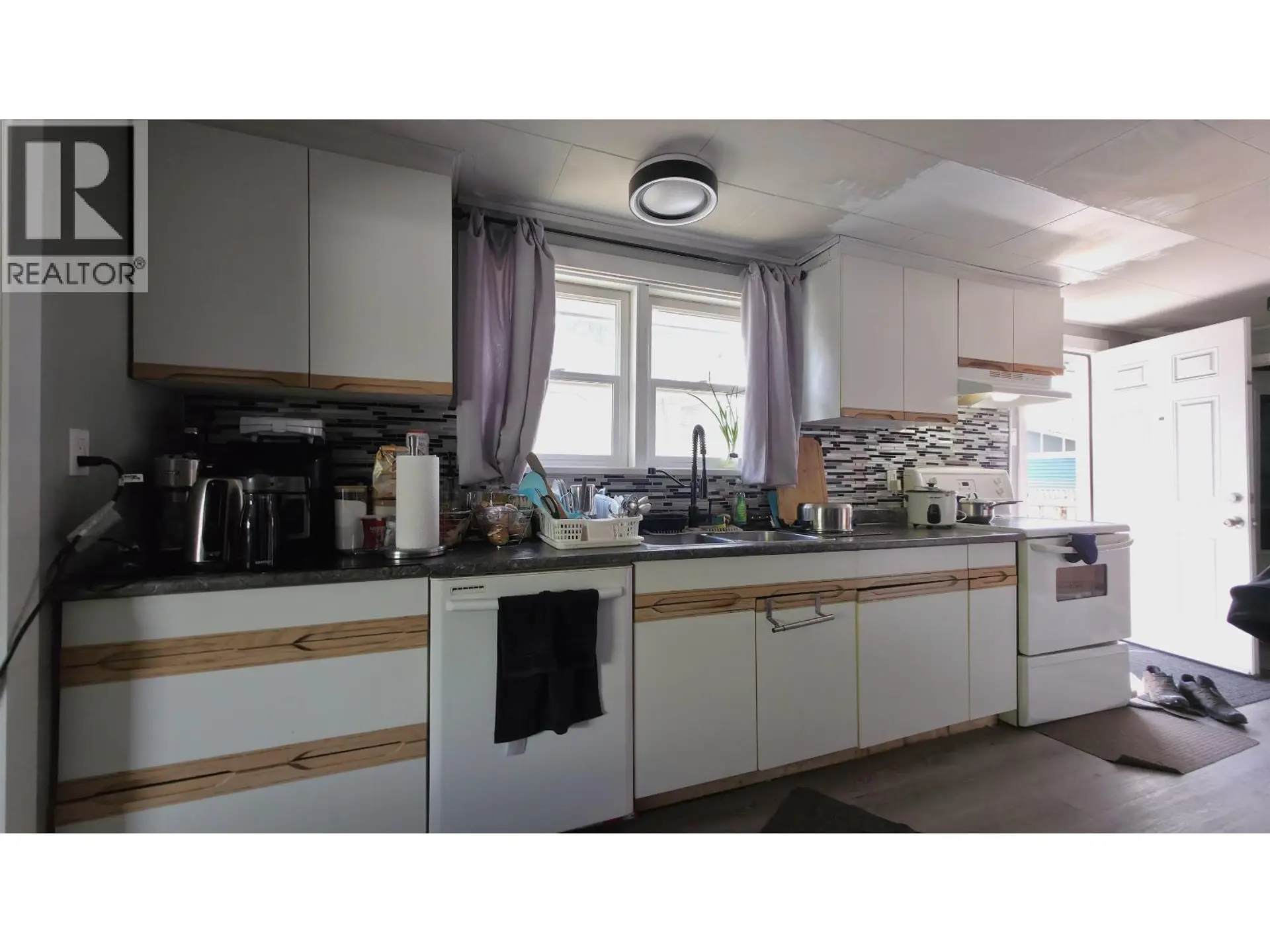 1047 CARNEY STREET - Image 5