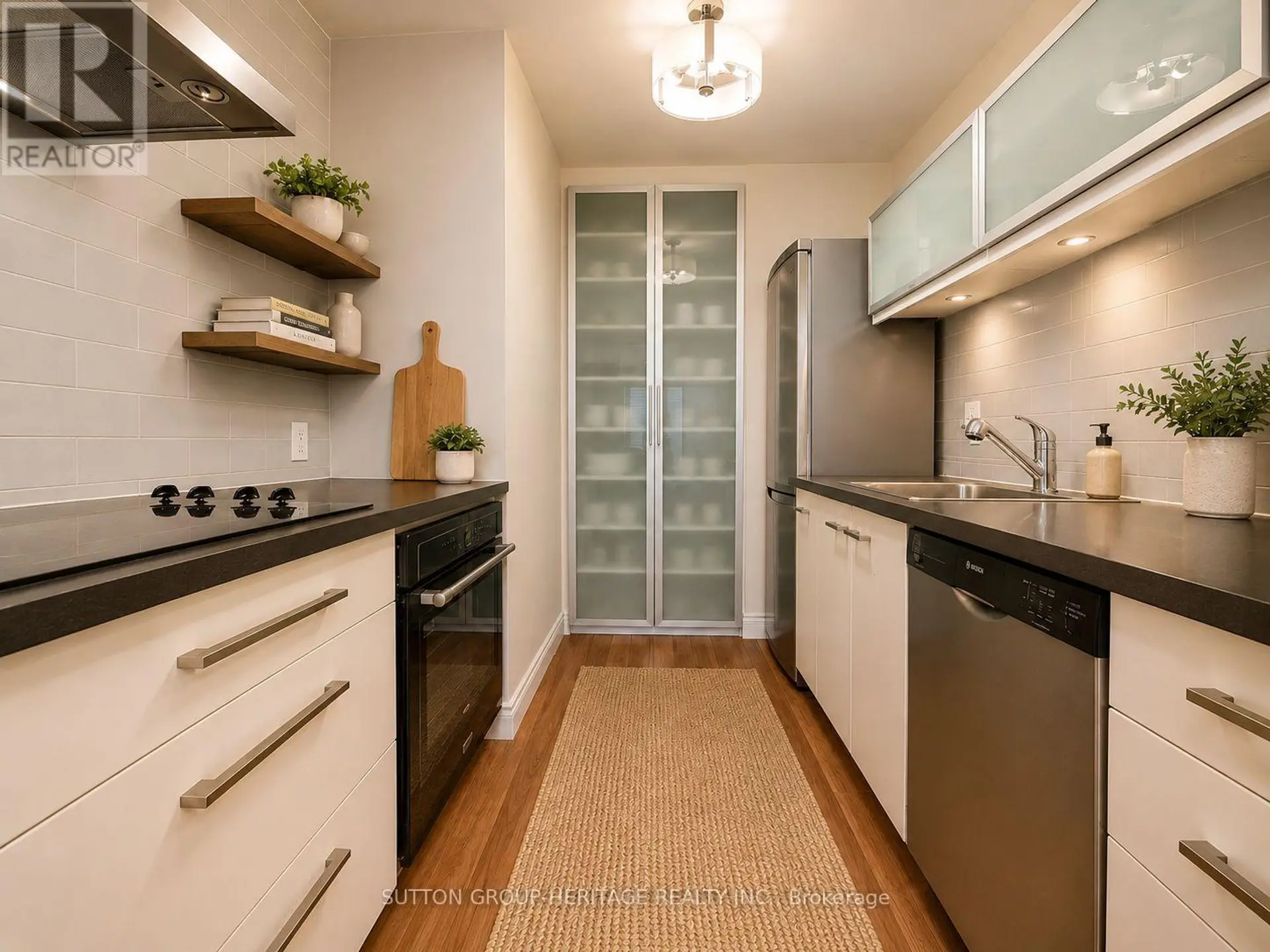 #704 581 AVENUE ROAD - Image 13