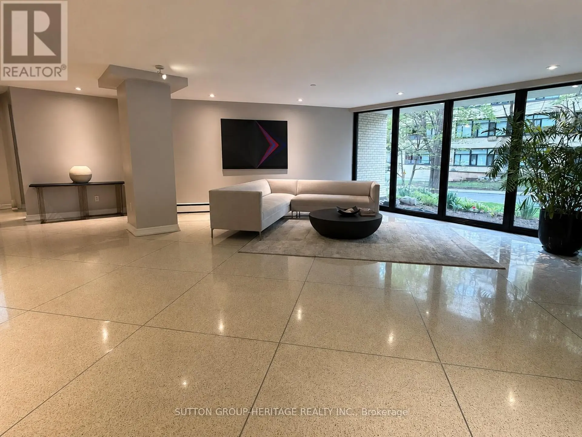 #704 581 AVENUE ROAD - Image 2