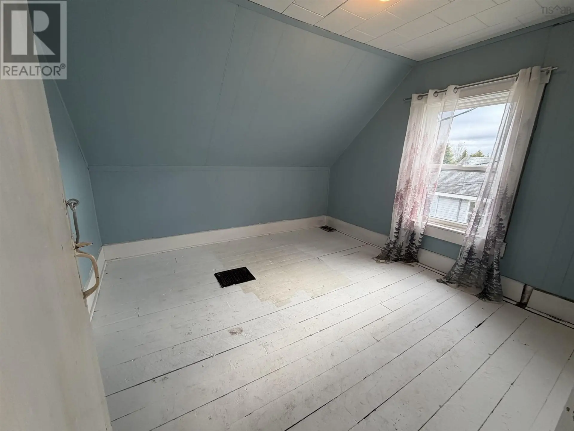 2149 Cowan Street - Image 11
