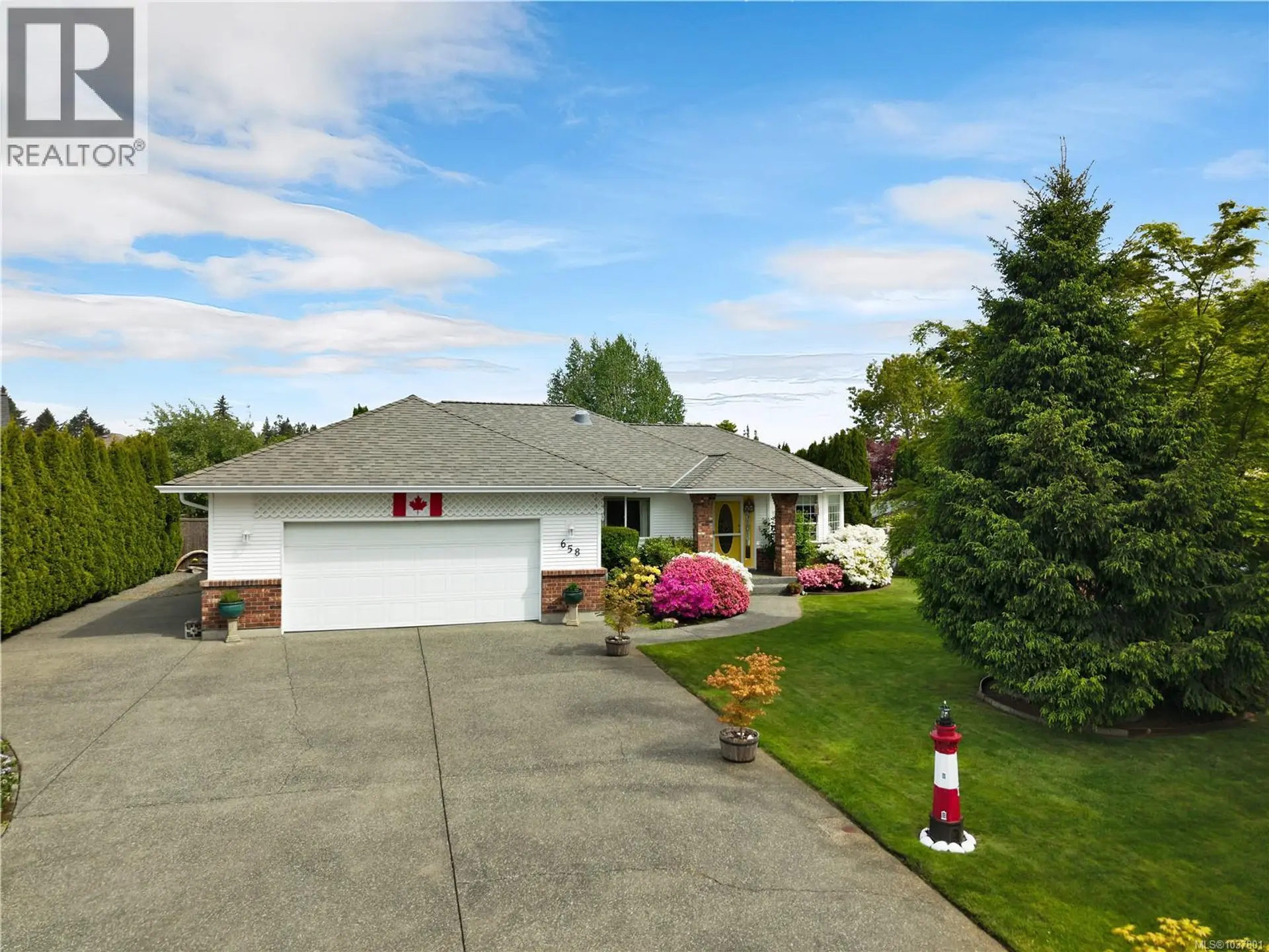 Property at 658 Windsor Pl, Campbell River, BC