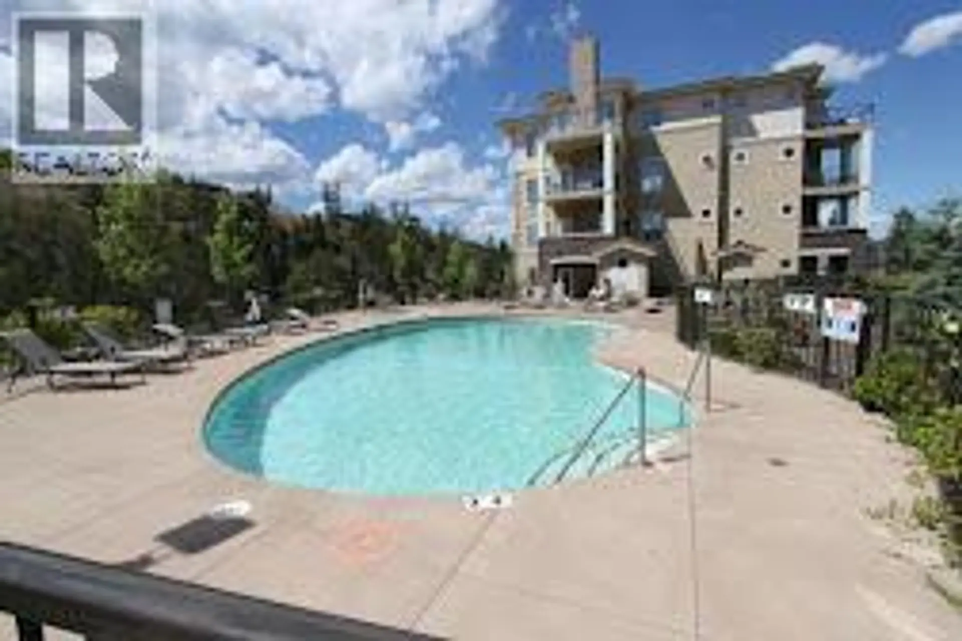 #1110 1875 Country Club Drive - Image 1