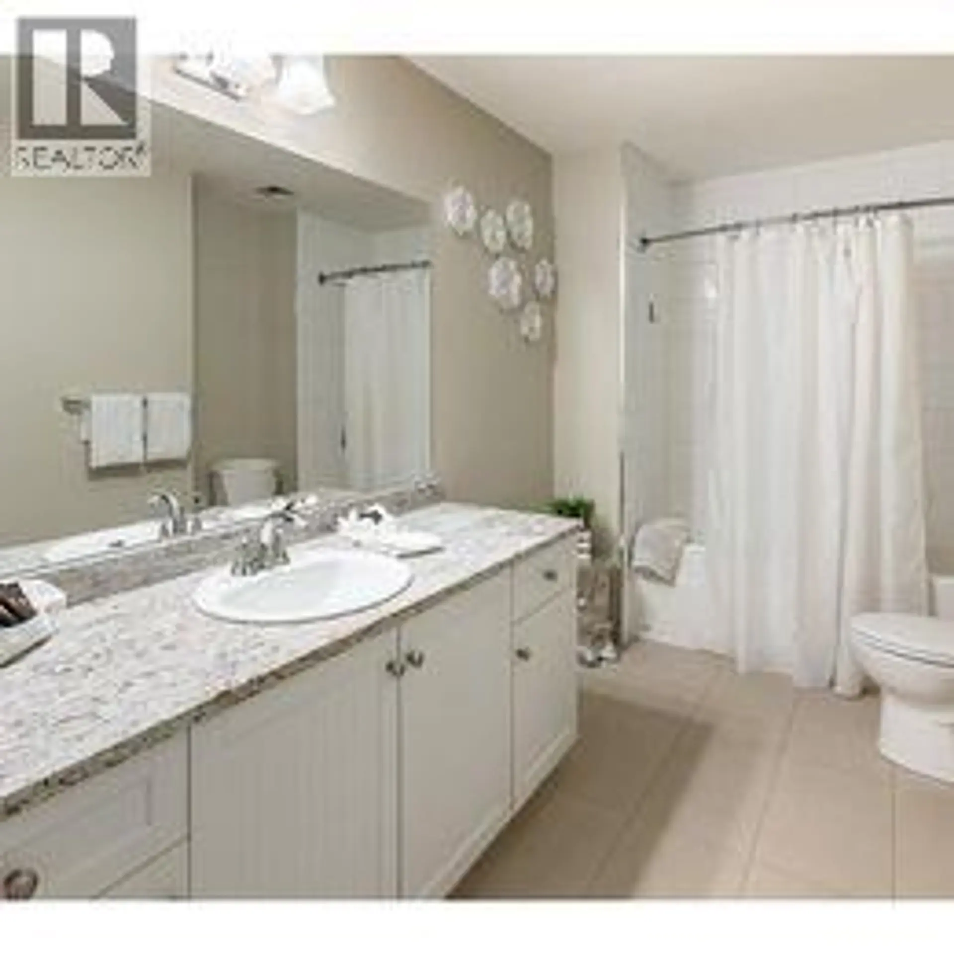 #1110 1875 Country Club Drive - Image 13