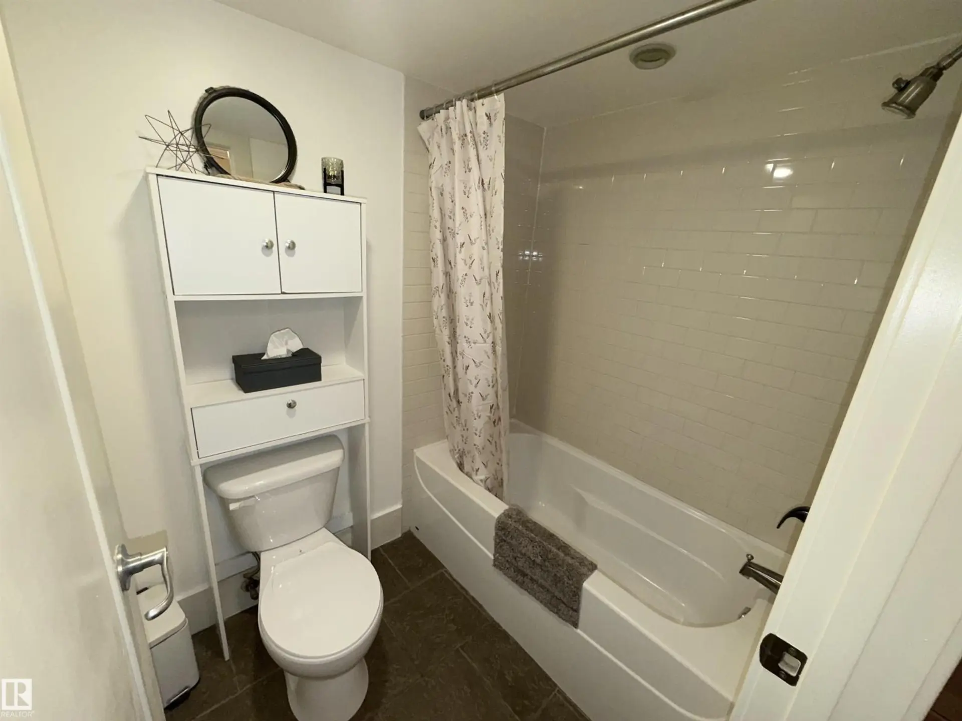 #102 11303 103 AV NW - Image 10