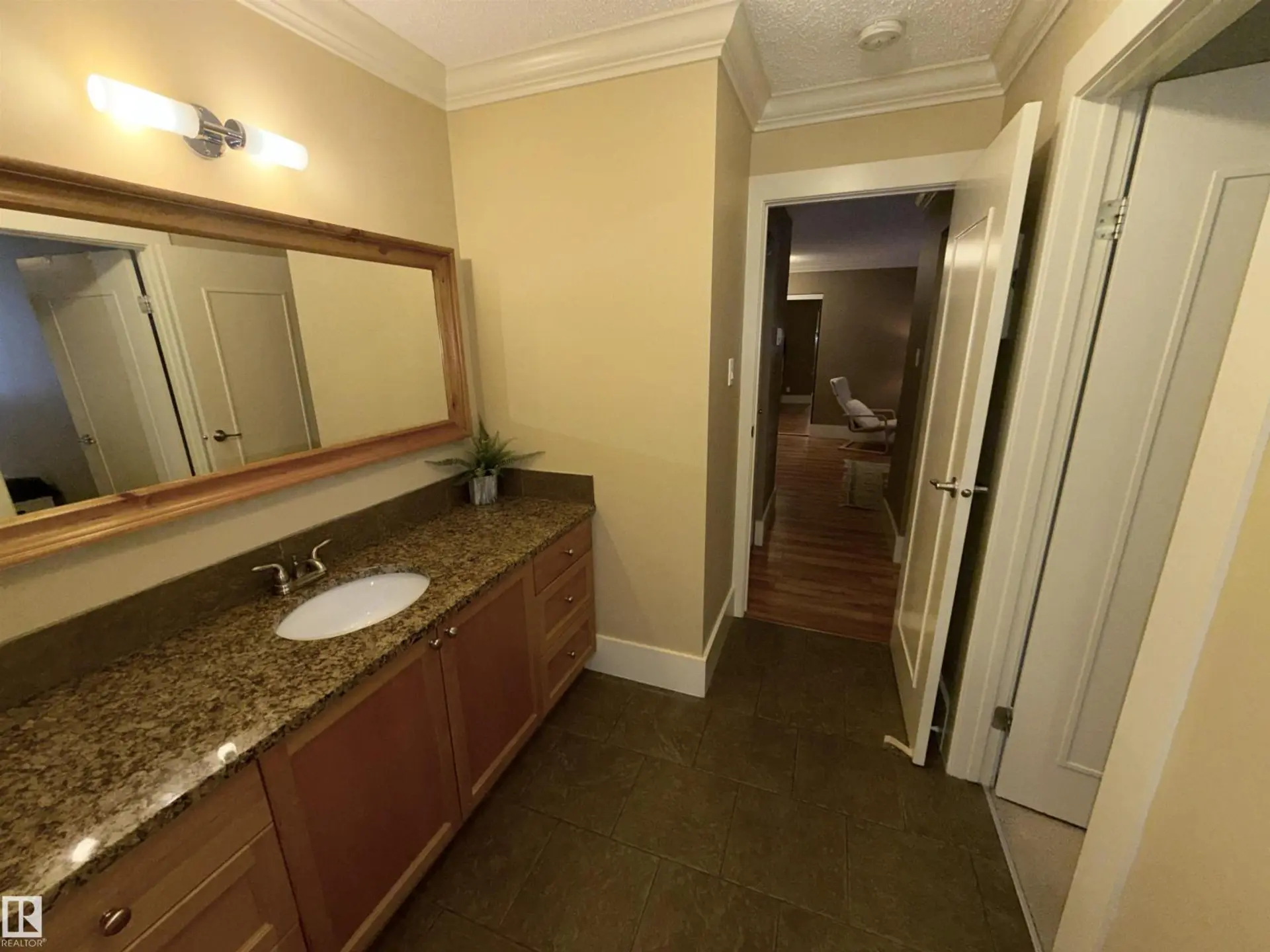 #102 11303 103 AV NW - Image 12