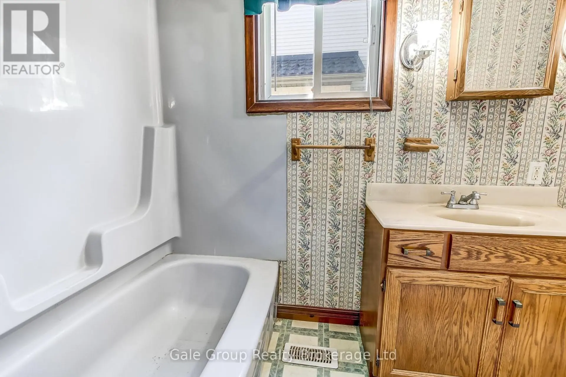 42 MAUD STREET - Image 10