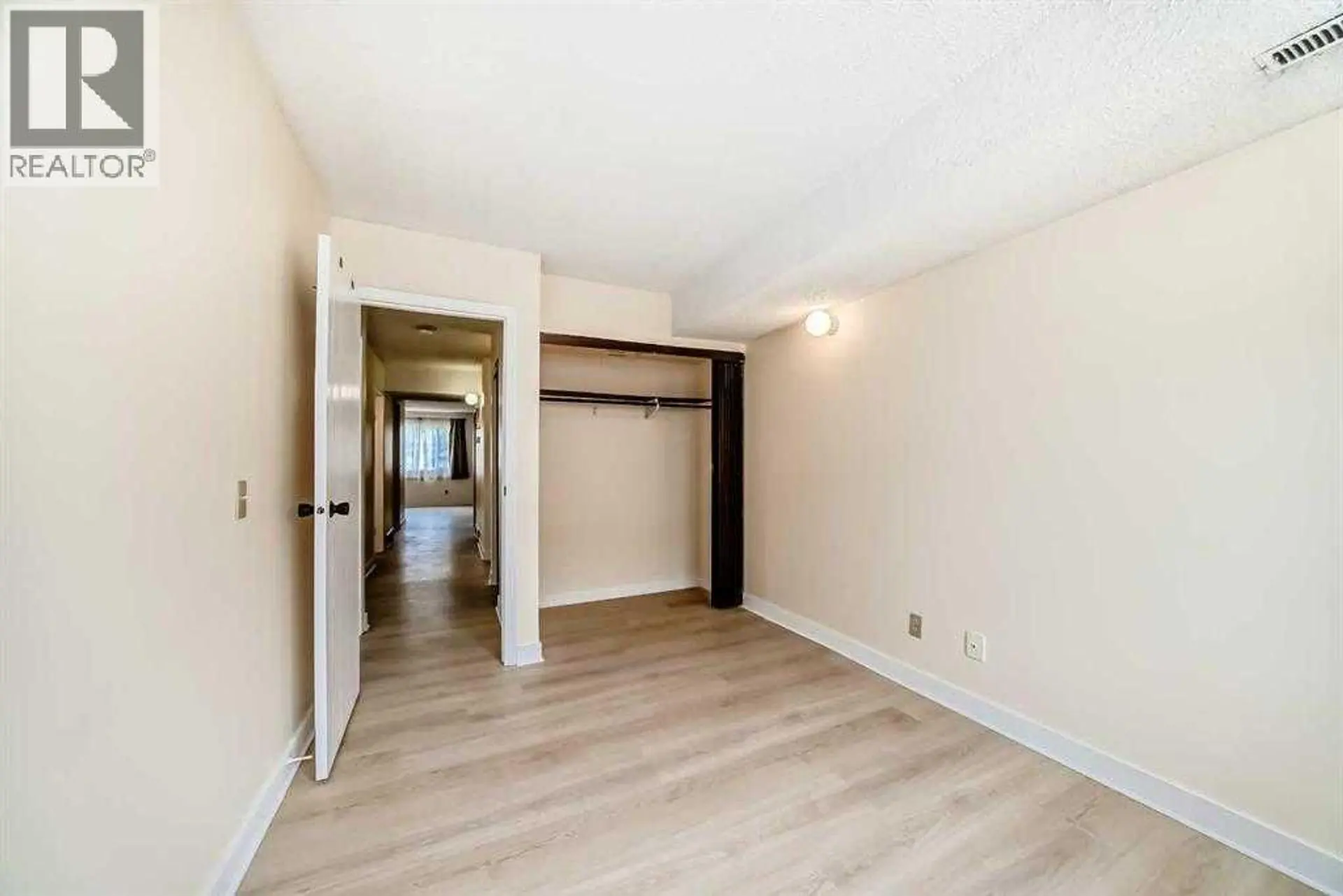 #702 1540 29 Street NW - Image 10