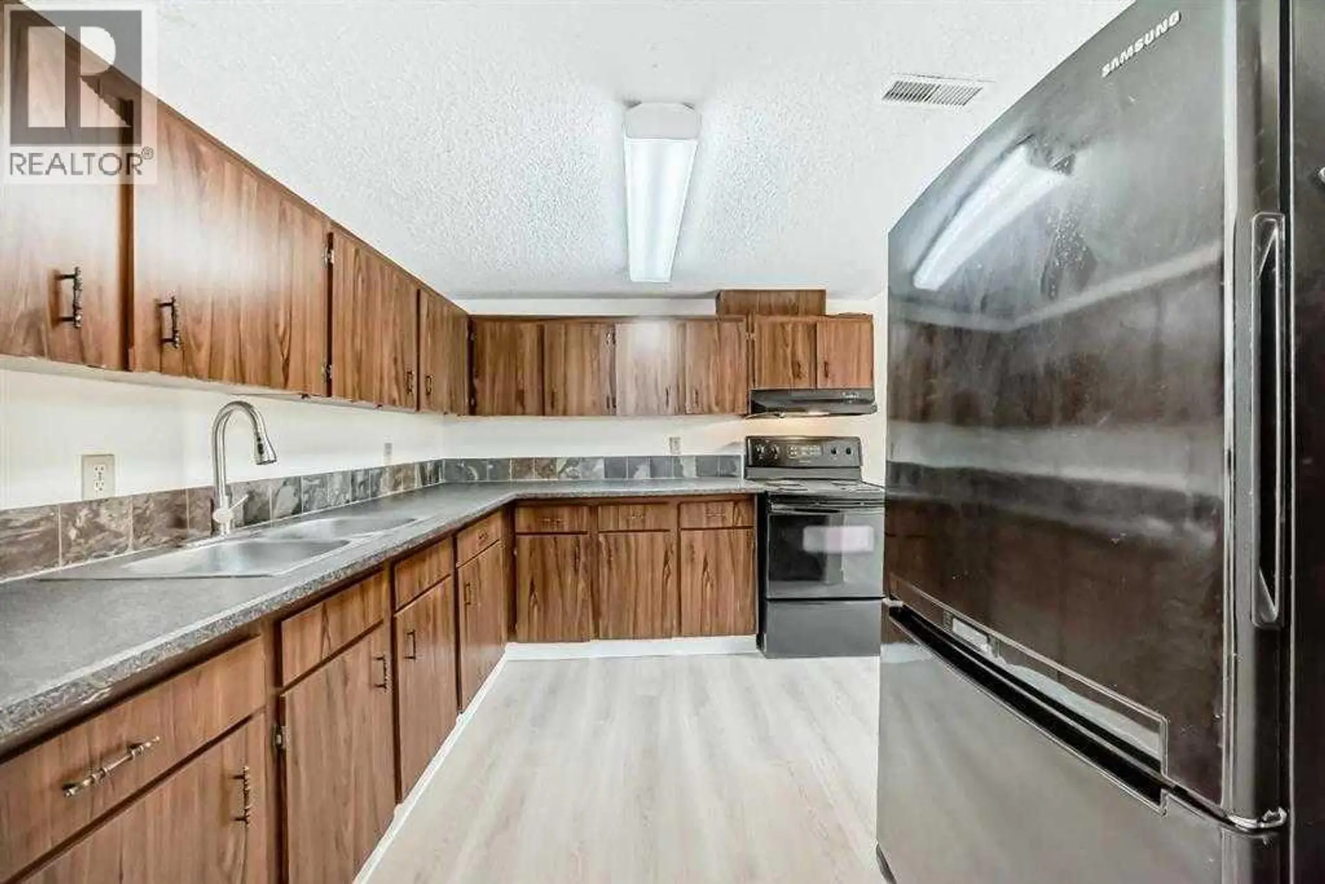 #702 1540 29 Street NW - Image 5