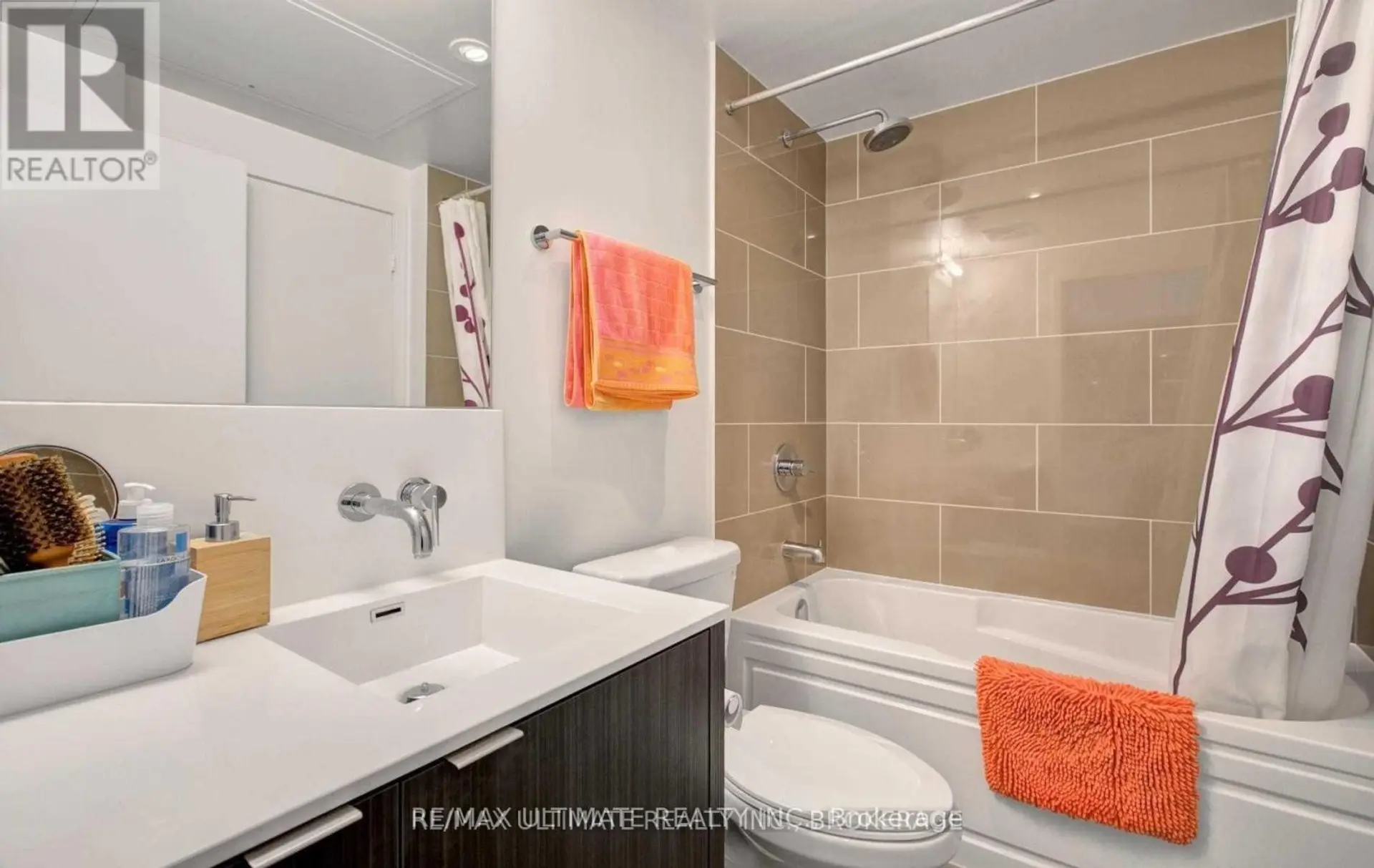 #4203 88 HARBOUR STREET - Image 13