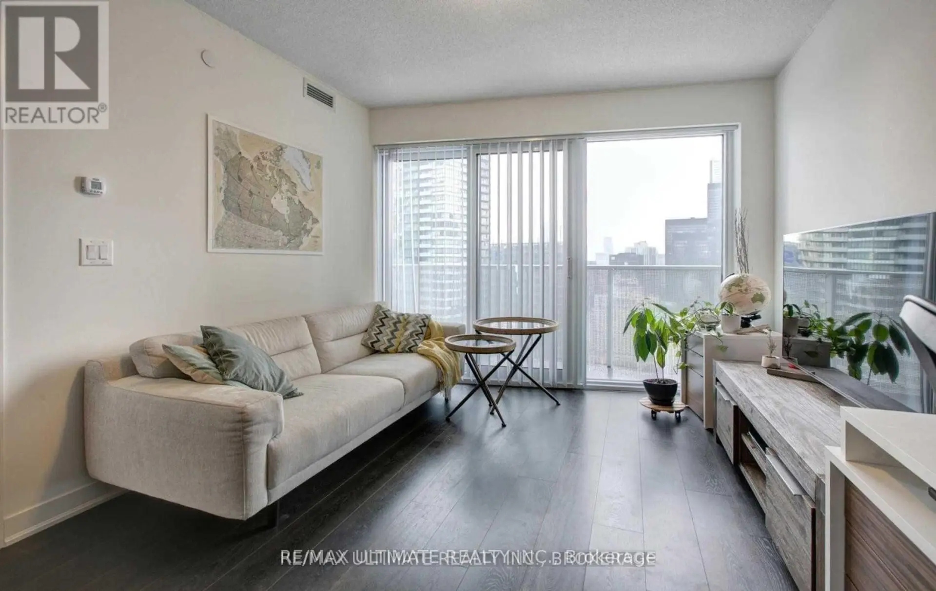 #4203 88 HARBOUR STREET - Image 7
