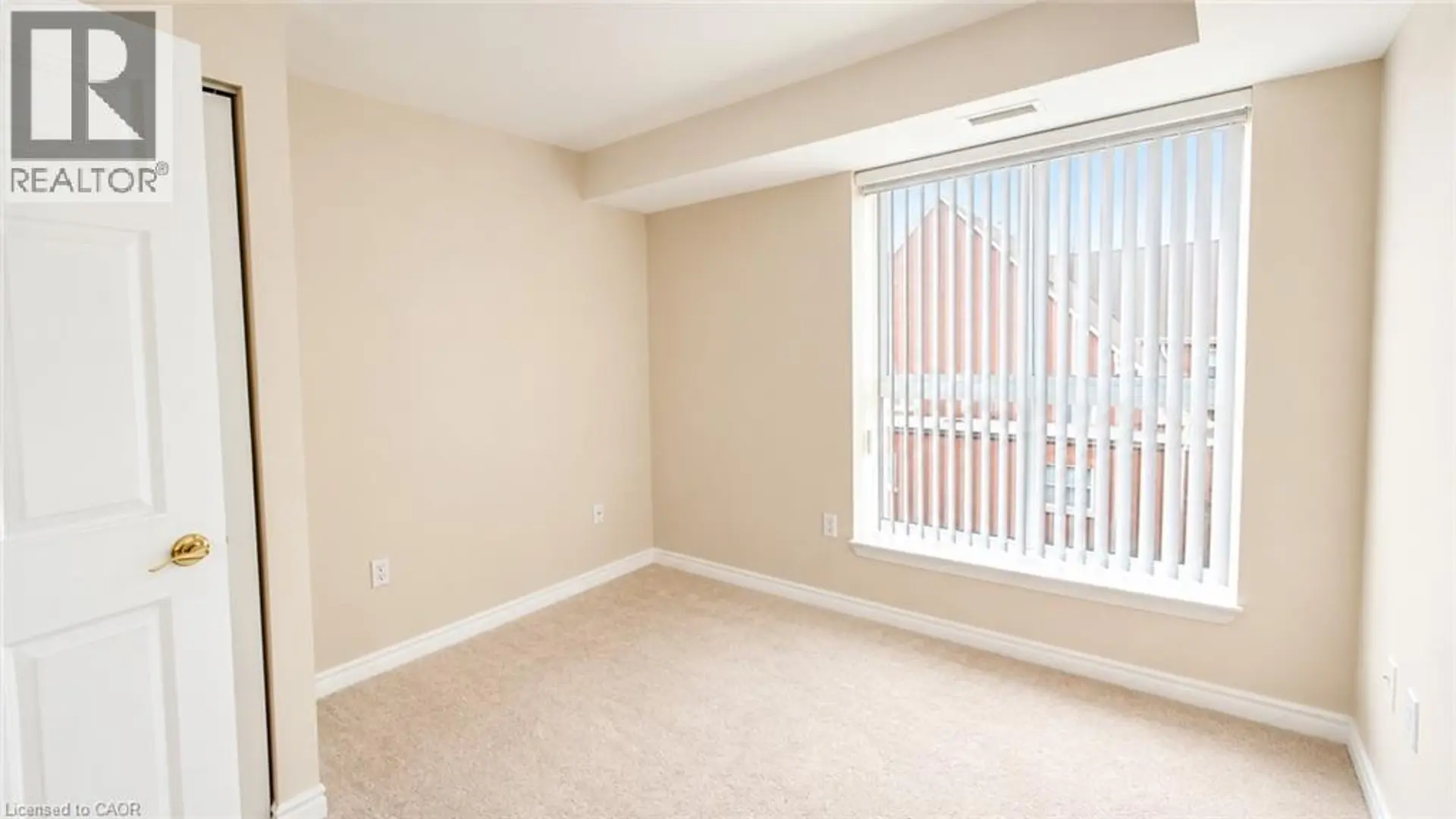#404 20 ST. GEORGE Street - Image 13