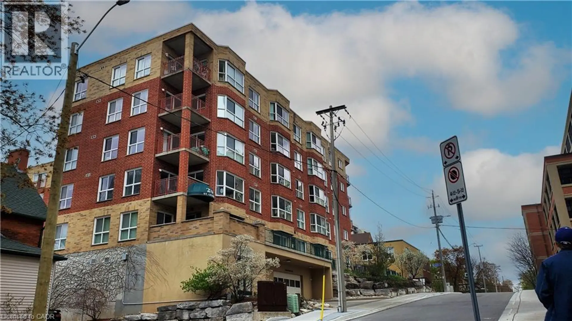 #404 20 ST. GEORGE Street - Image 3