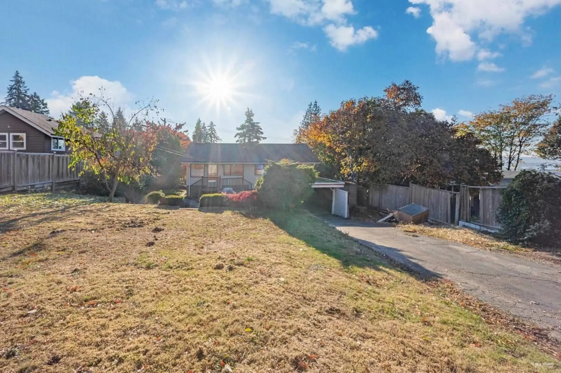 332 Laurentian Crescent - Image 2