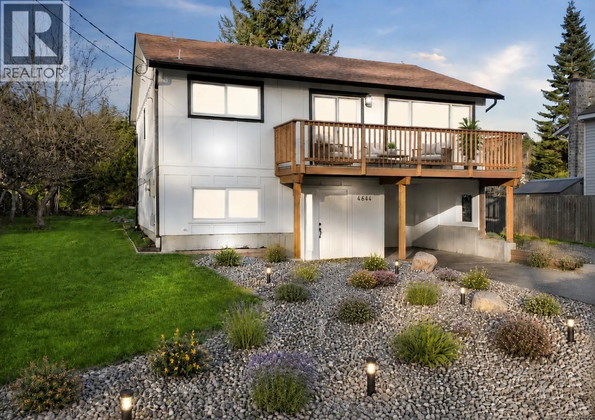 Property at 4644 Macintyre Ave, Courtenay, BC