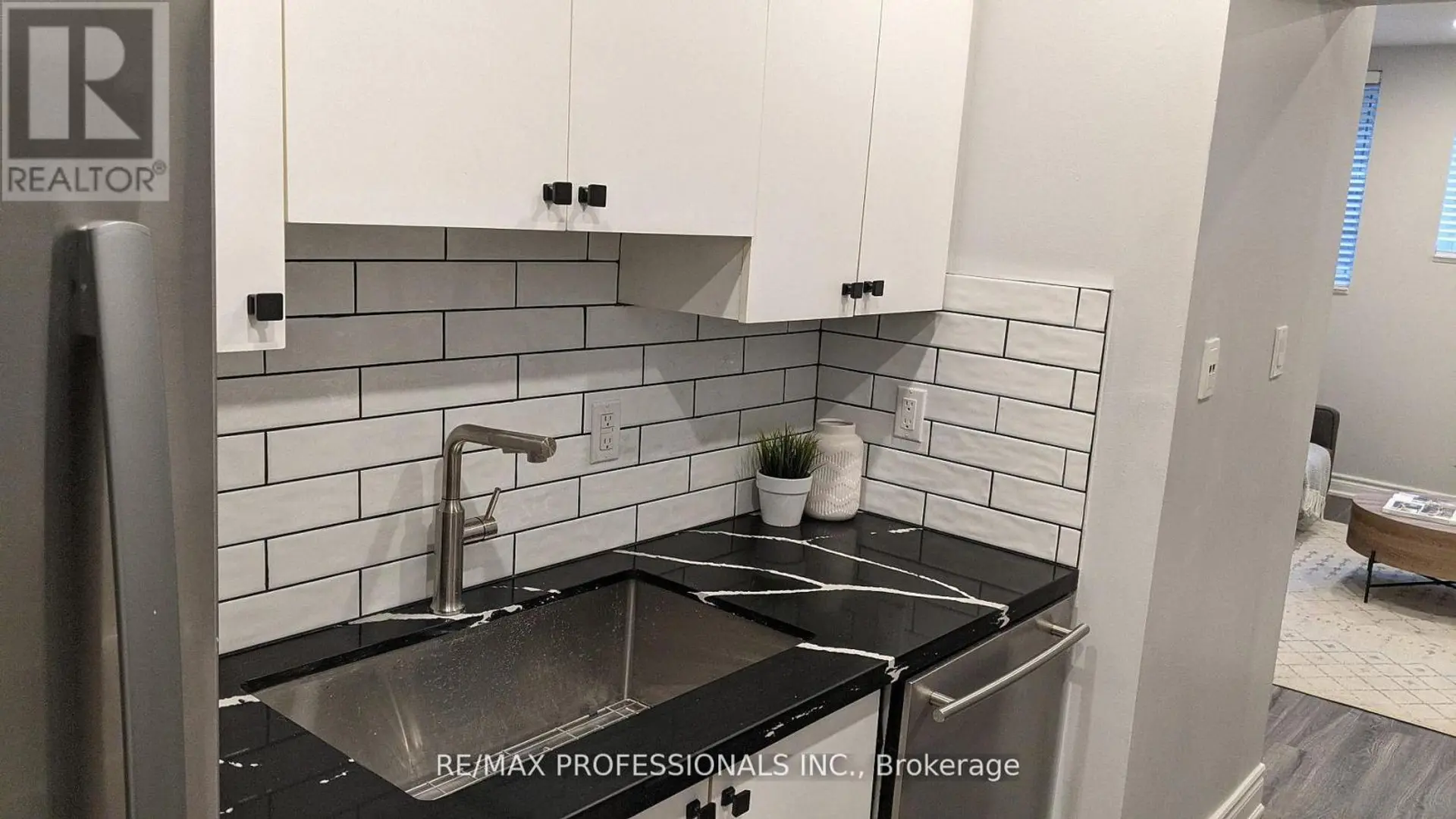 #105 412 JARVIS STREET - Image 10
