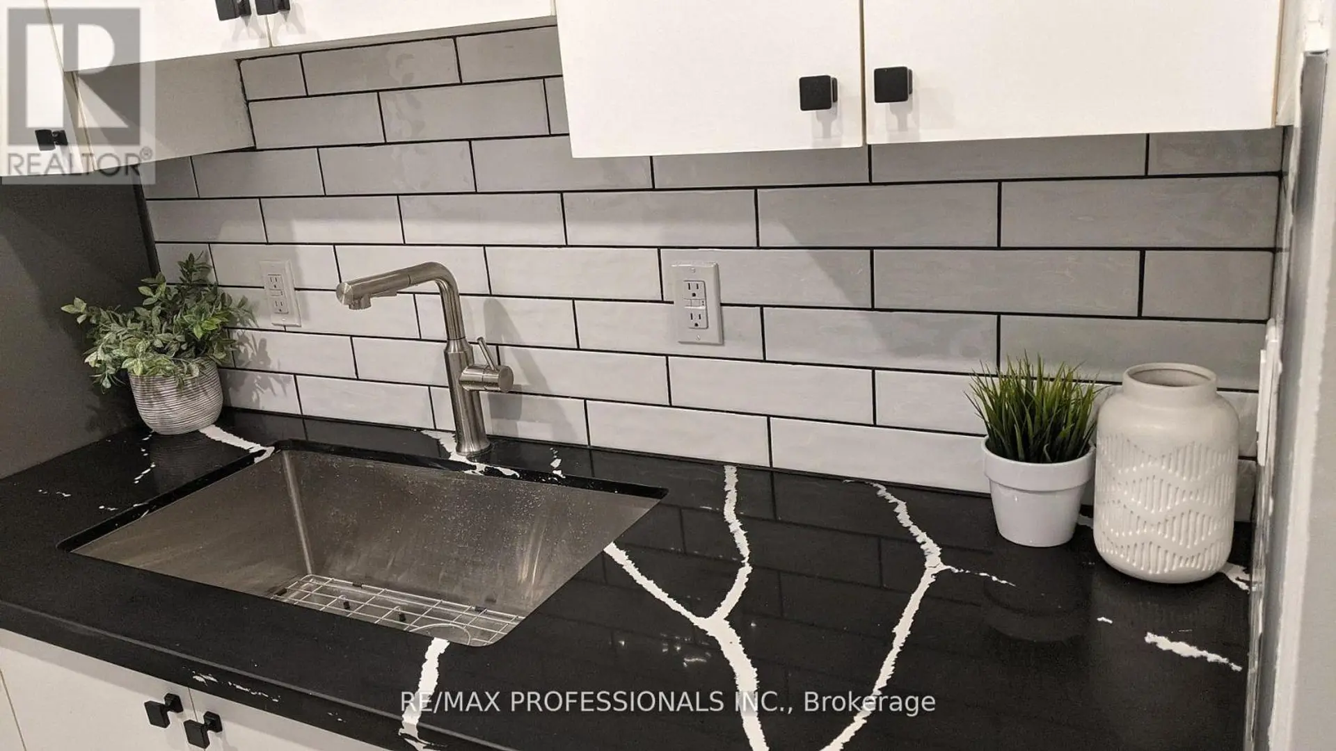 #105 412 JARVIS STREET - Image 9