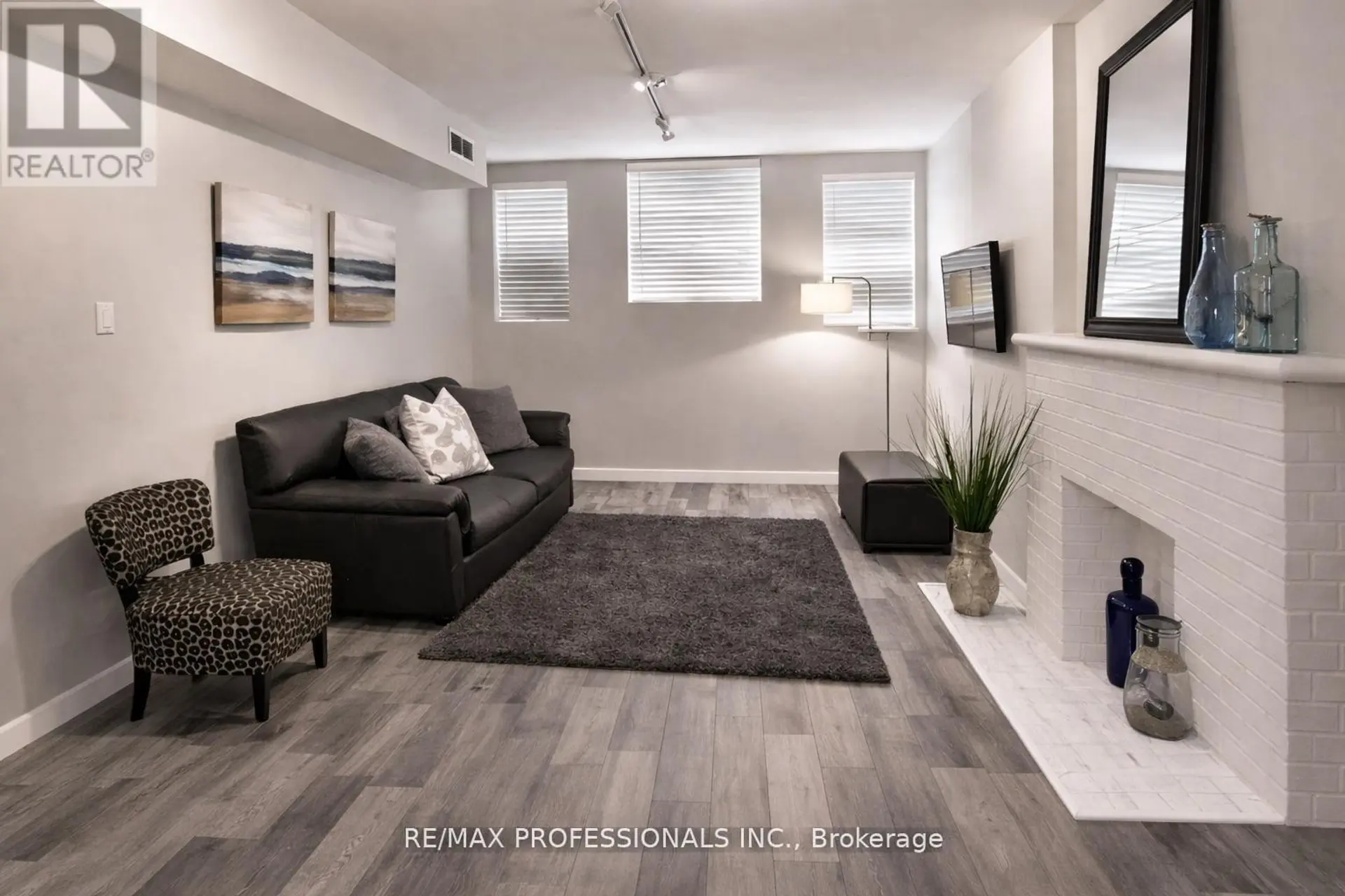 #105 412 JARVIS STREET - Image 4