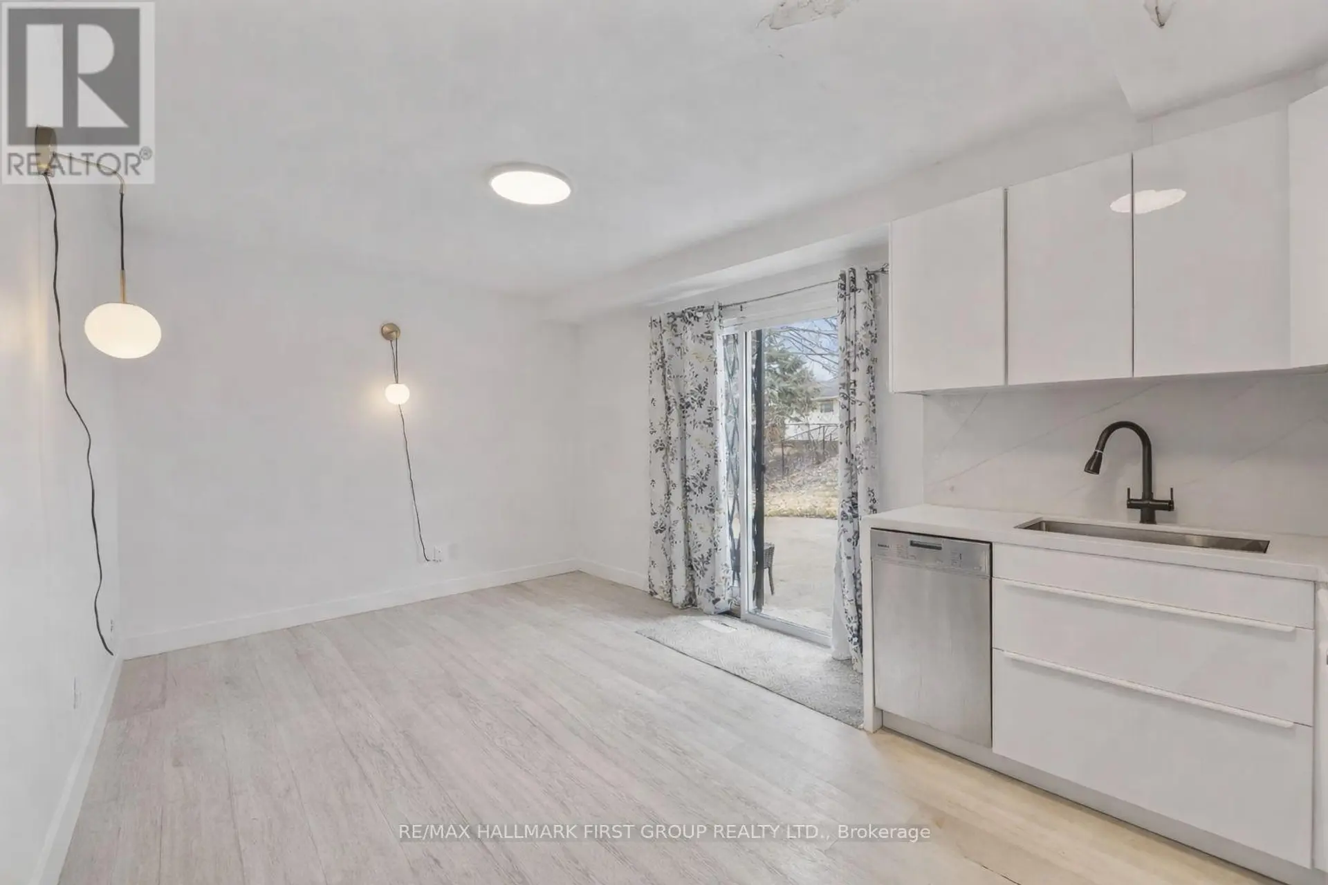 7 DAWSON CRESCENT - Image 12