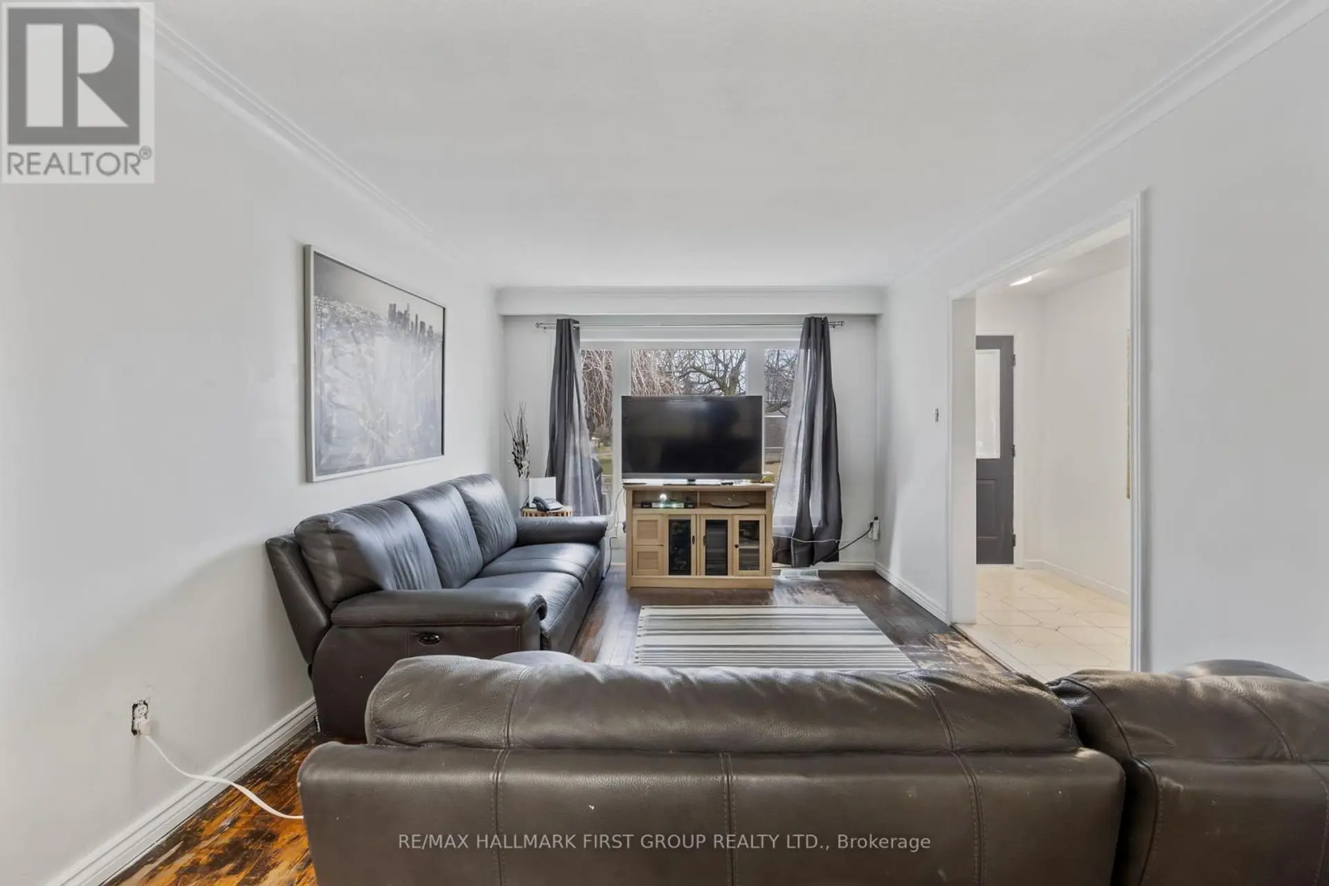 7 DAWSON CRESCENT - Image 3