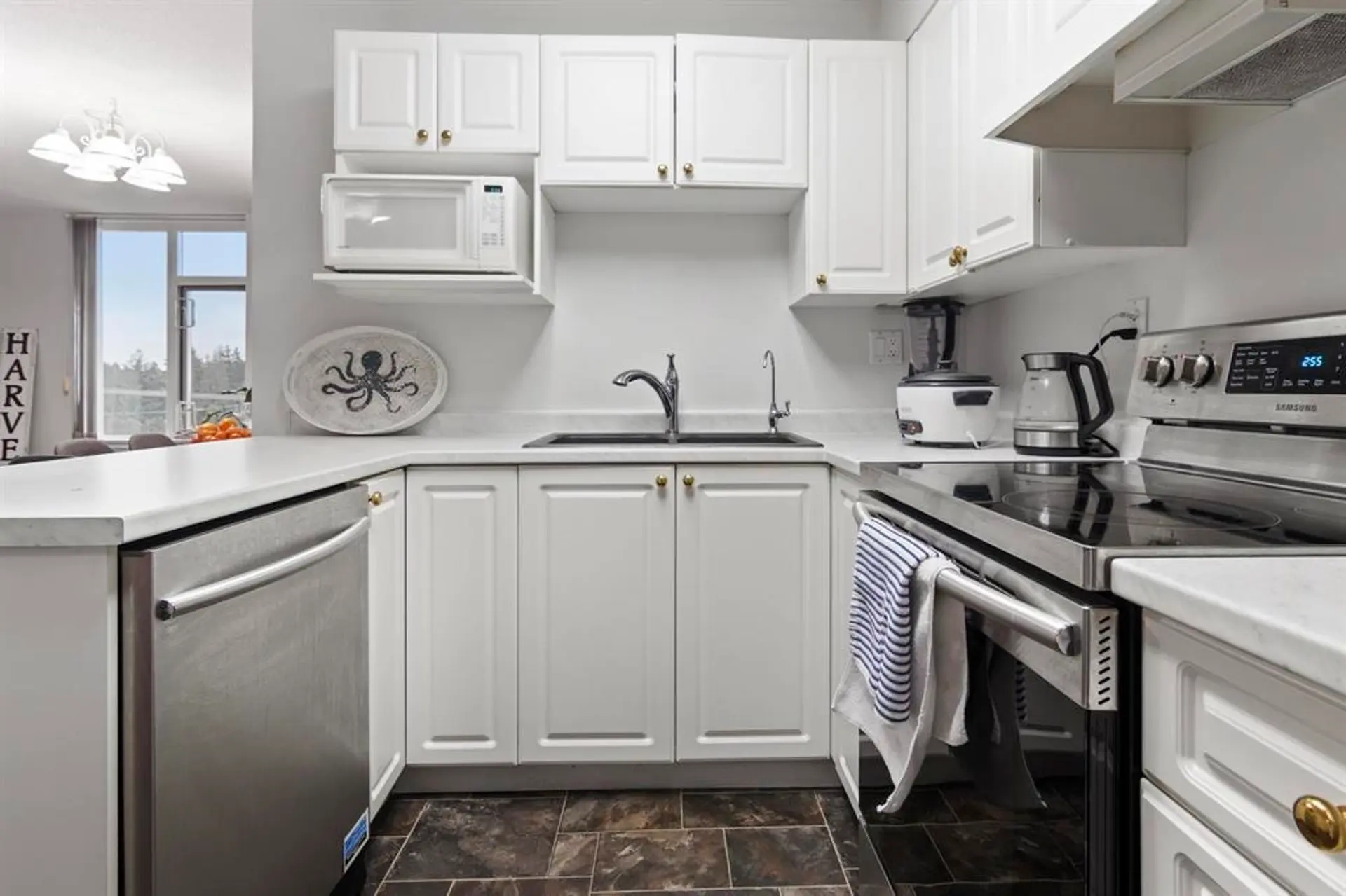 #906 13880 101 Avenue - Image 3