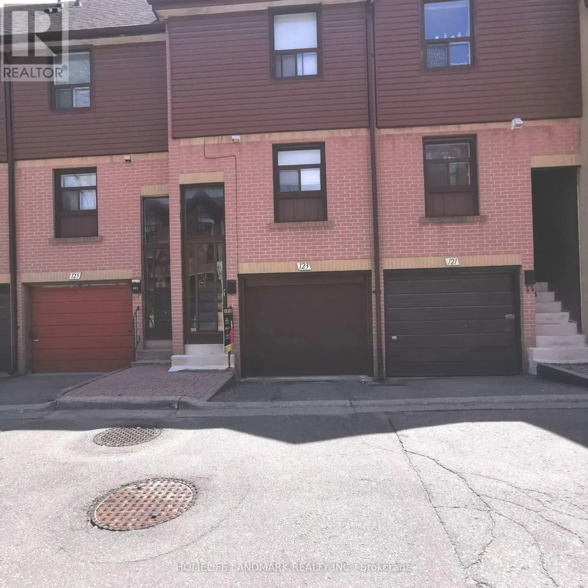 #123 275 BROADVIEW AVENUE - Image 2