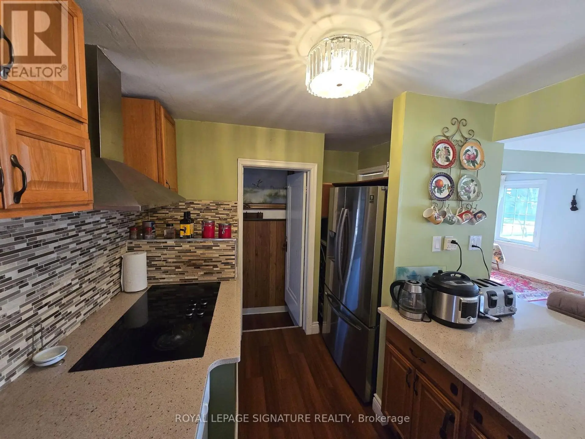 601 CONACHER DRIVE - Image 6