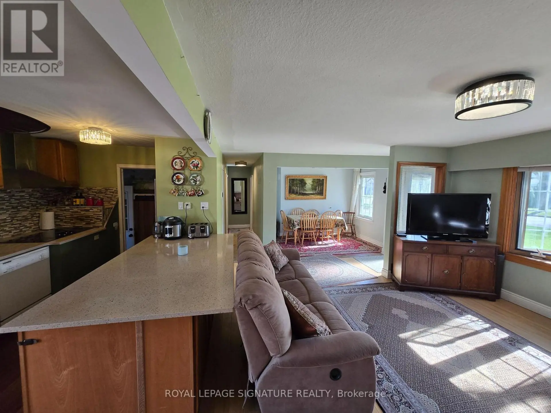 601 CONACHER DRIVE - Image 5