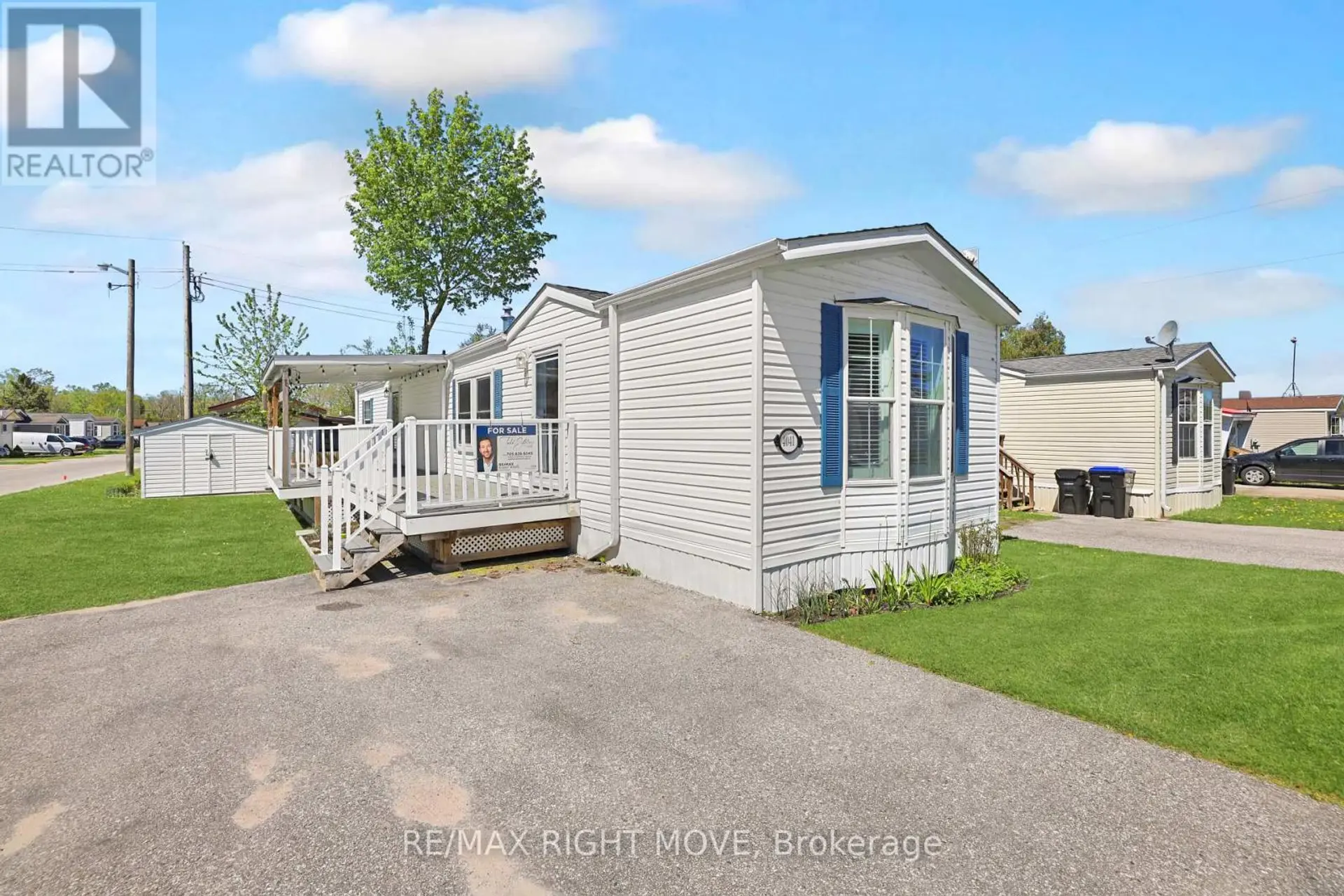 4041 ASH CRESCENT - Image 2