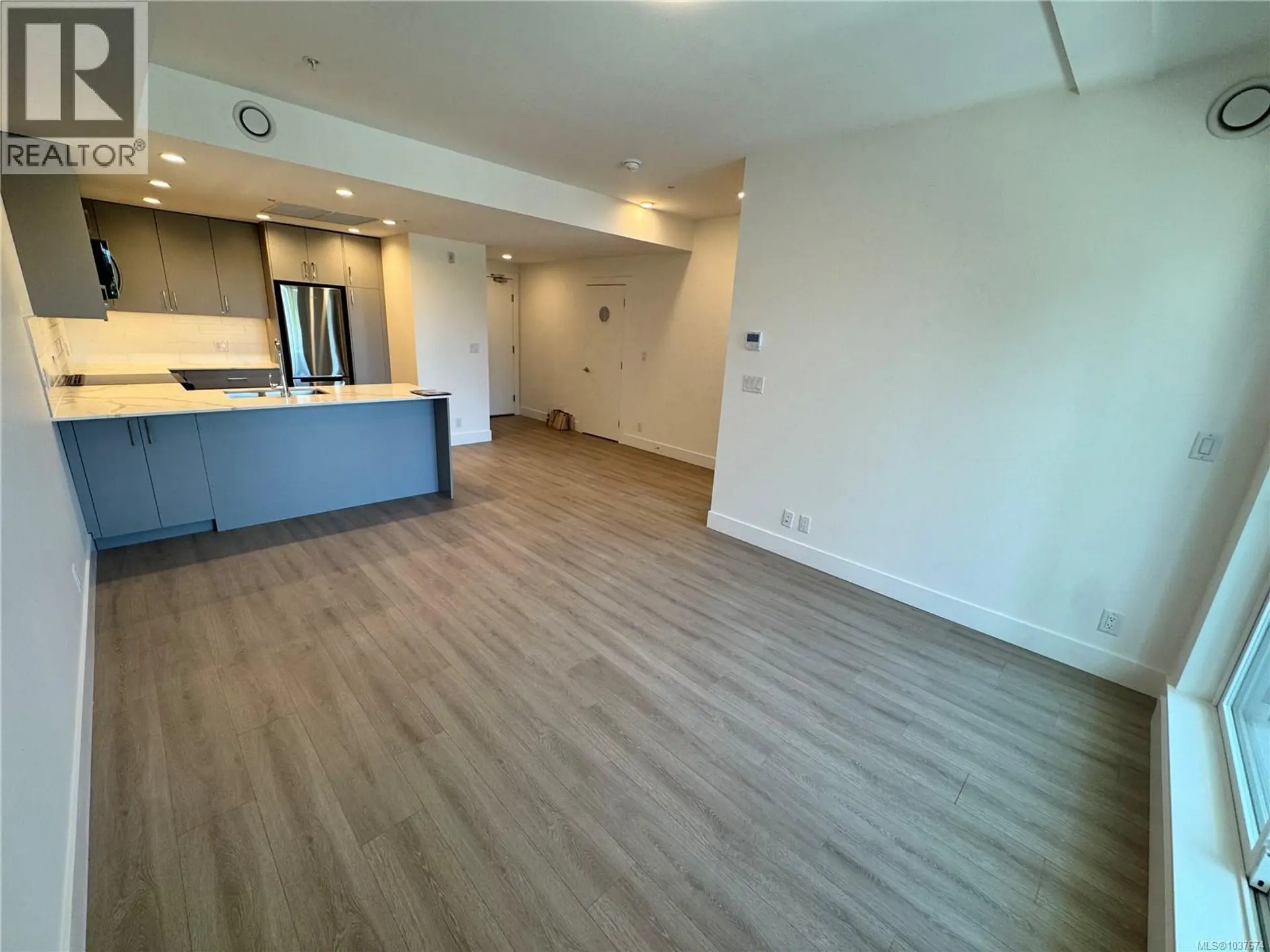 #403 258 Helmcken Rd - Image 8