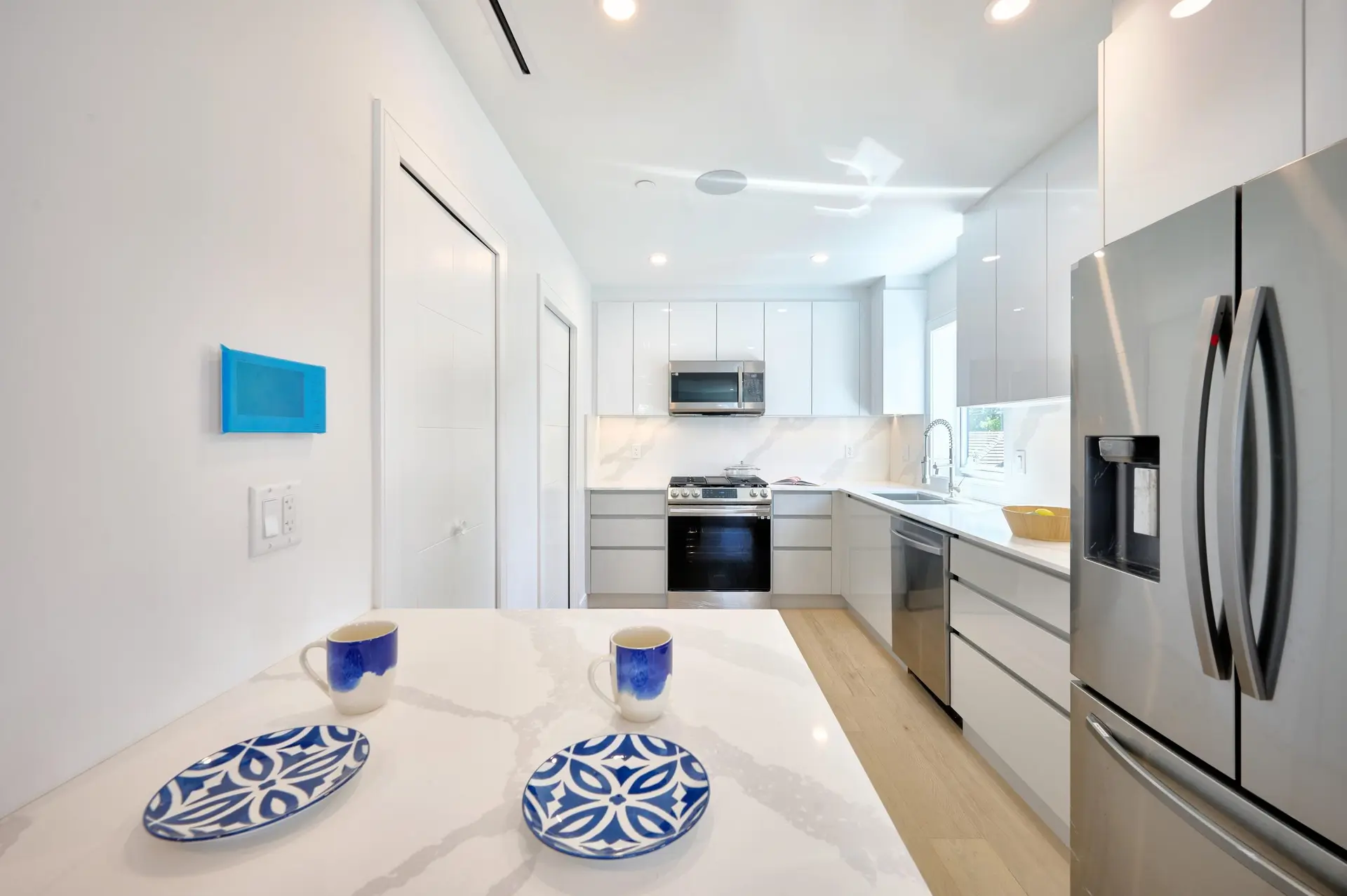 810 E 51st Avenue - Image 5