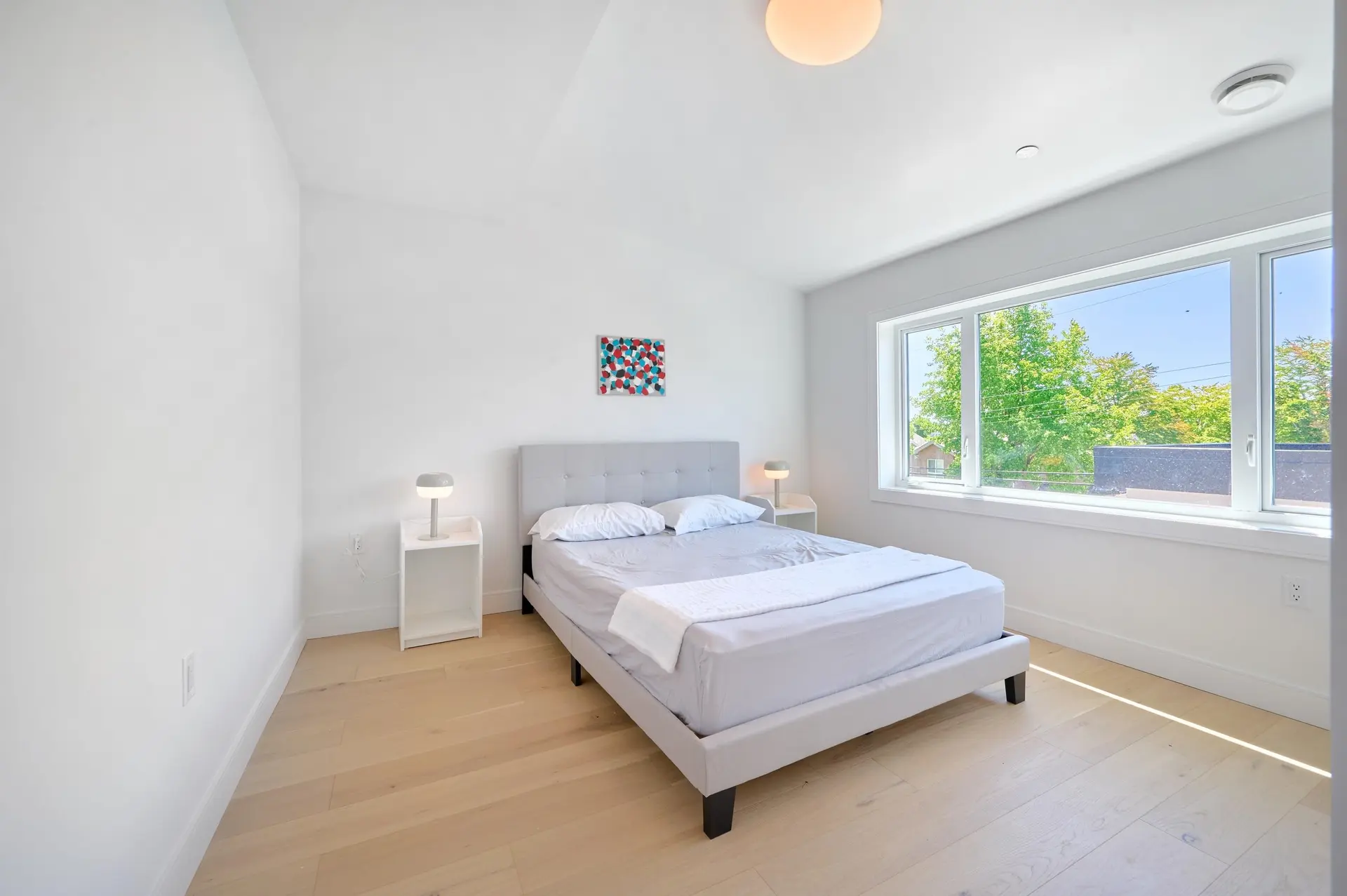 810 E 51st Avenue - Image 8