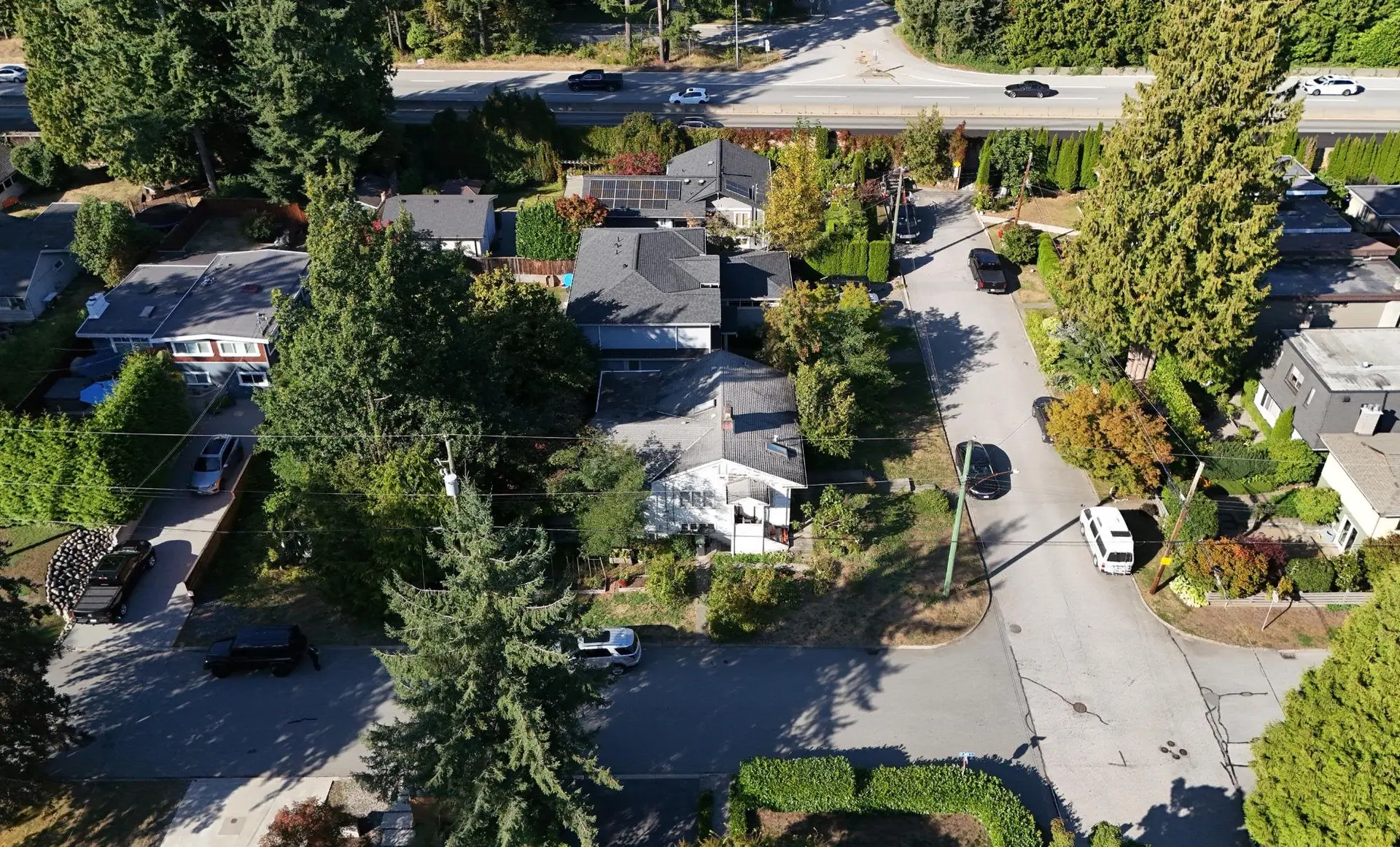 2405 Lloyd Avenue - Image 11