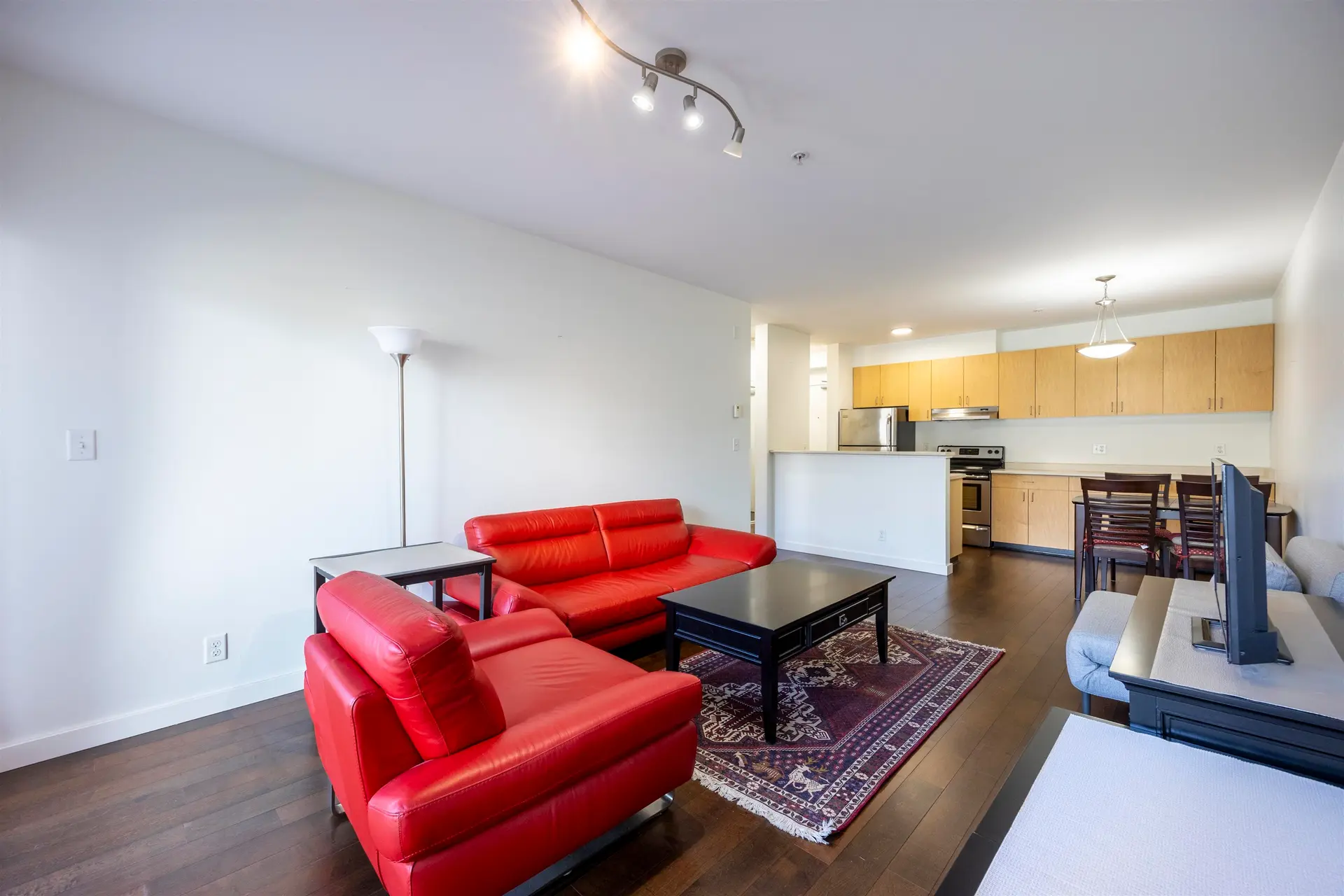 #206 1033 St. Georges Avenue - Image 7