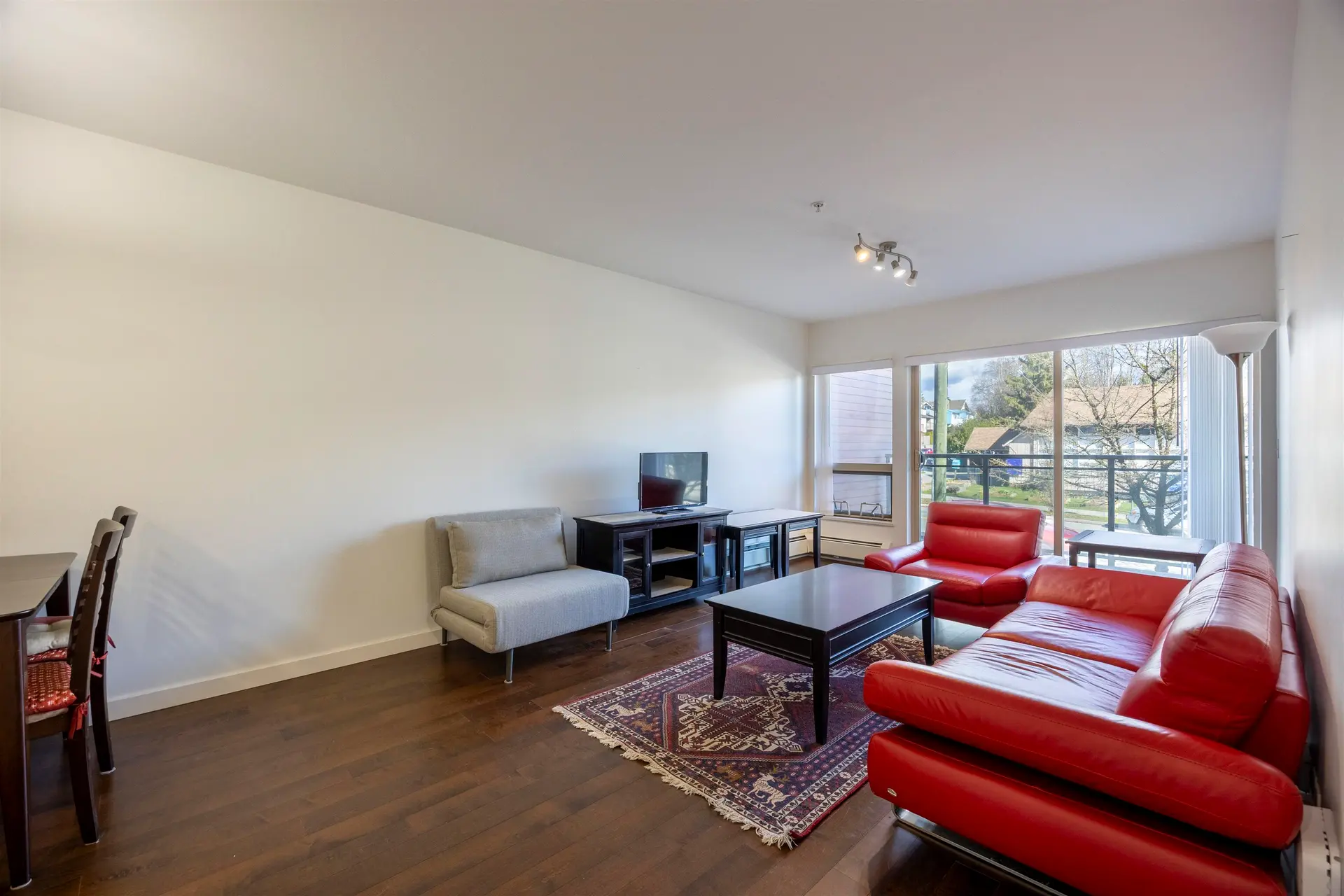 #206 1033 St. Georges Avenue - Image 3