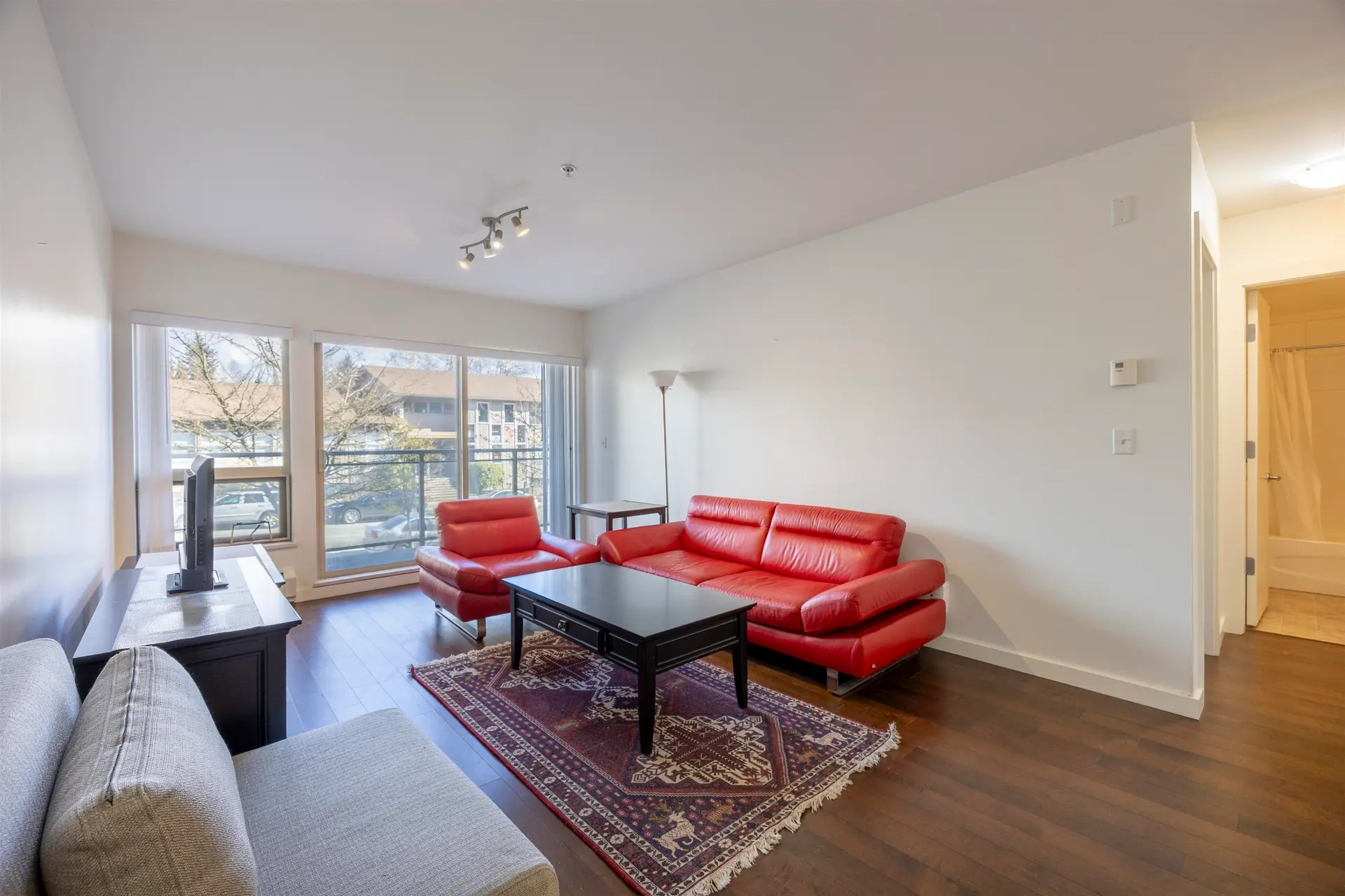 #206 1033 St. Georges Avenue - Image 4